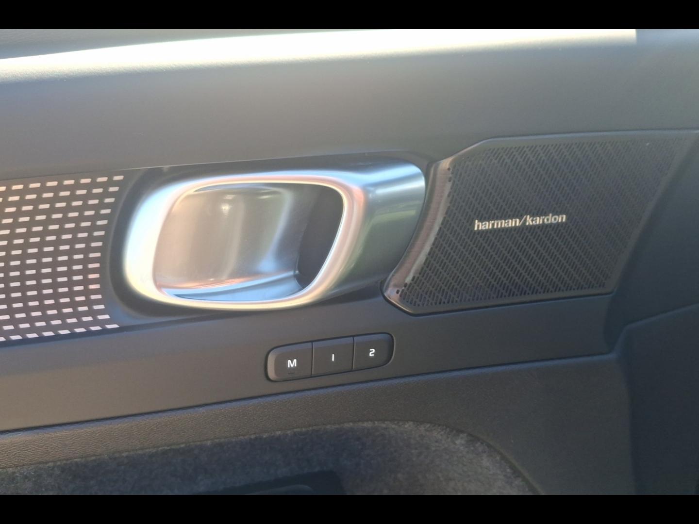 Image VOLVO XC40 B3 163ch Ultra DCT 7