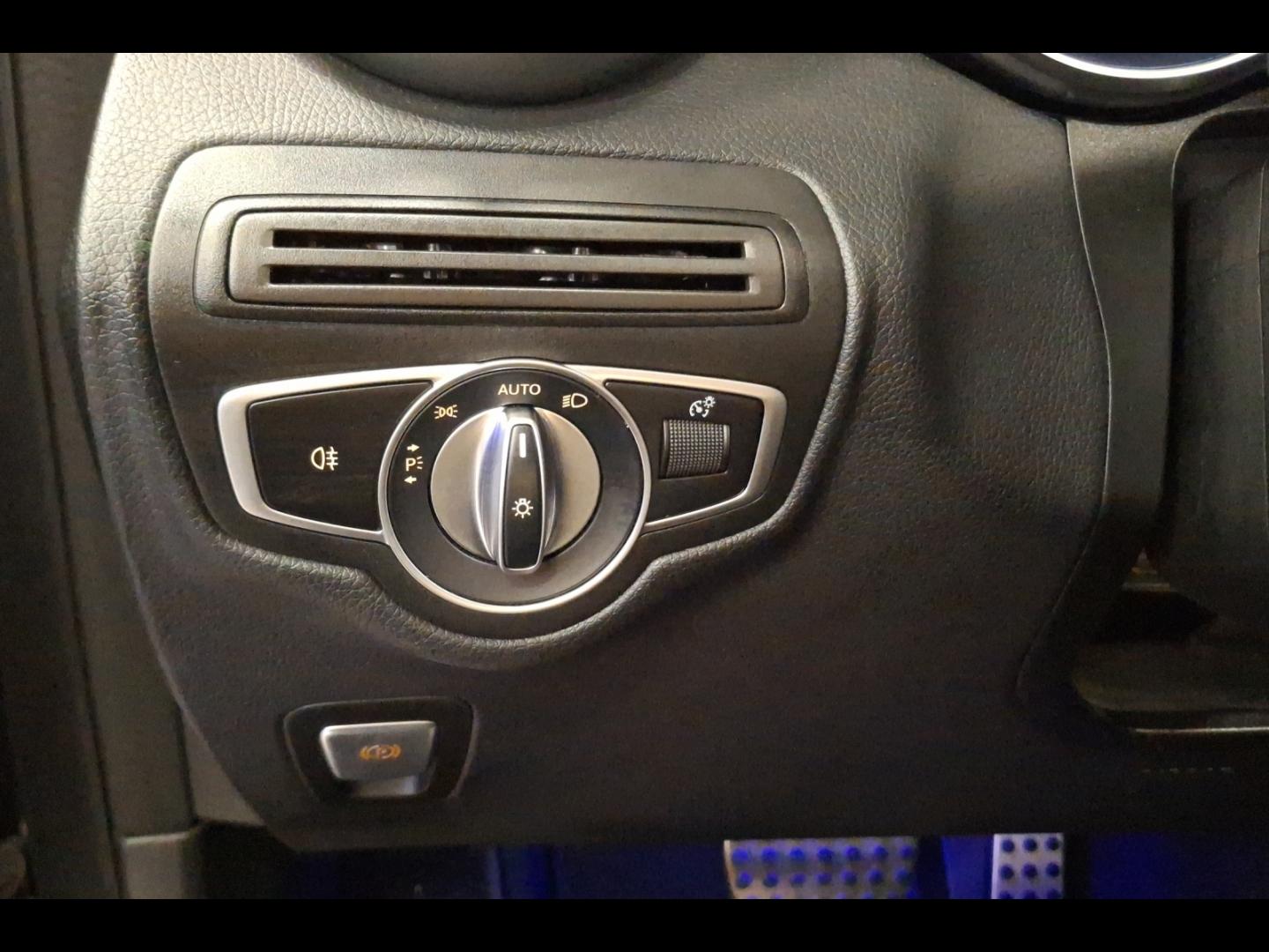 Image MERCEDES-BENZ GLC Coupé 300 de 194+122ch AMG Line 4Matic 9G-Tronic