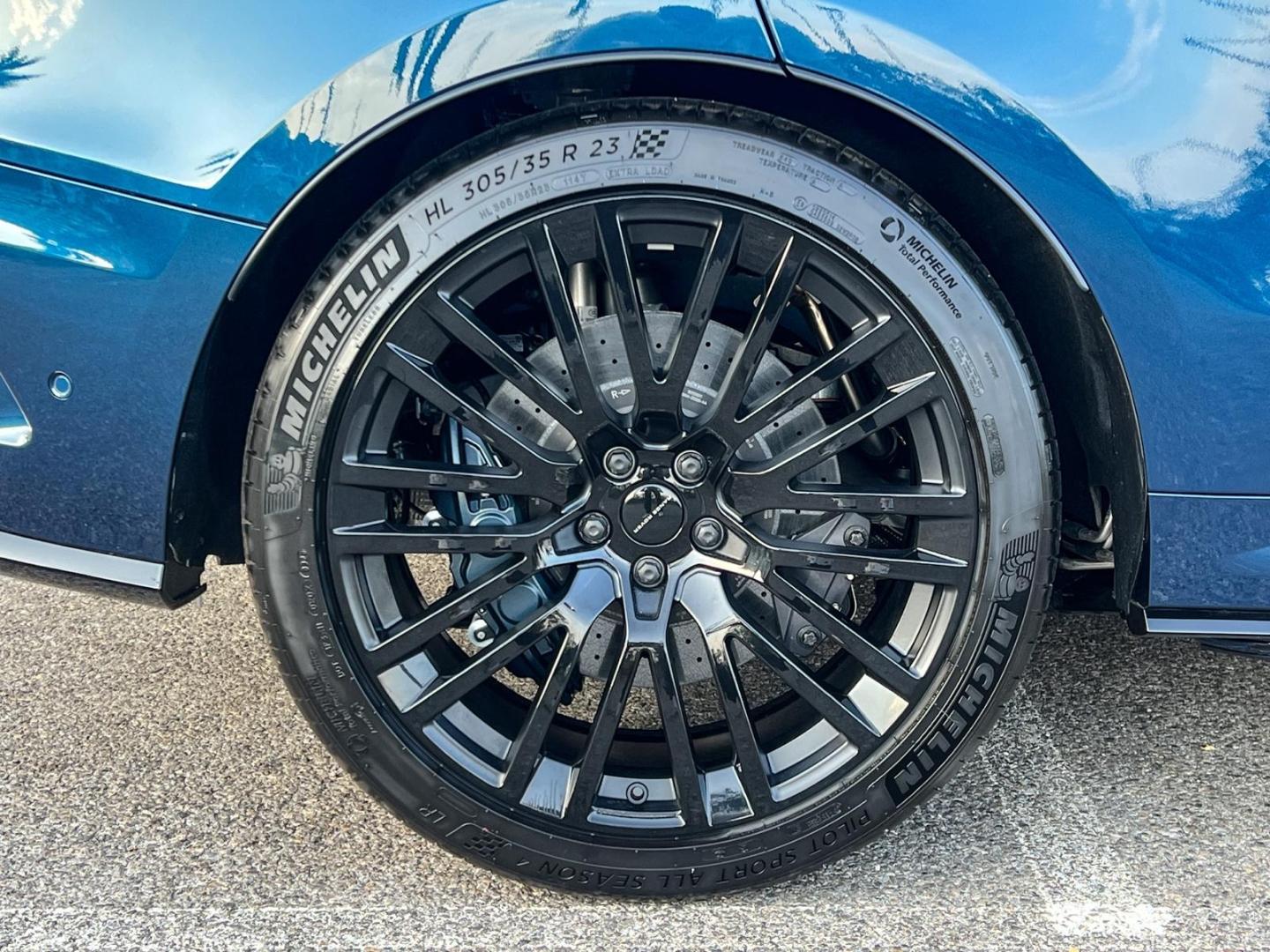 Image LAND-ROVER Range Rover Sport 4.4 P635 635ch MHEV SV Carbon