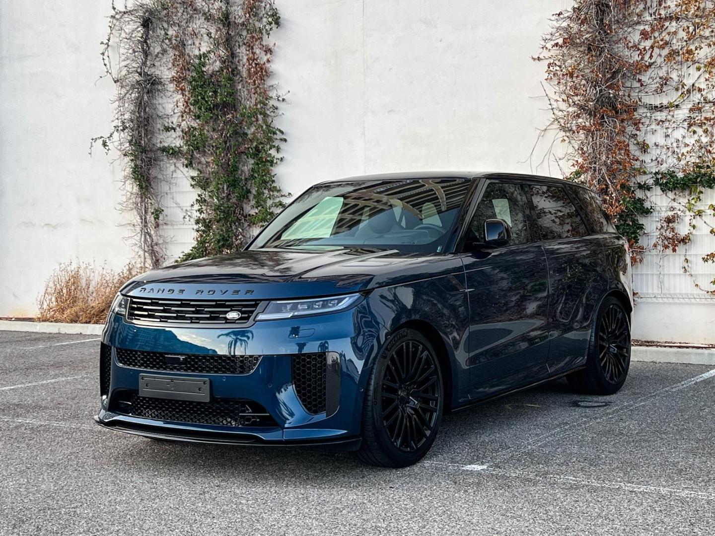 Photo LAND-ROVER Range Rover Sport 4.4 P635 635ch MHEV SV Carbon