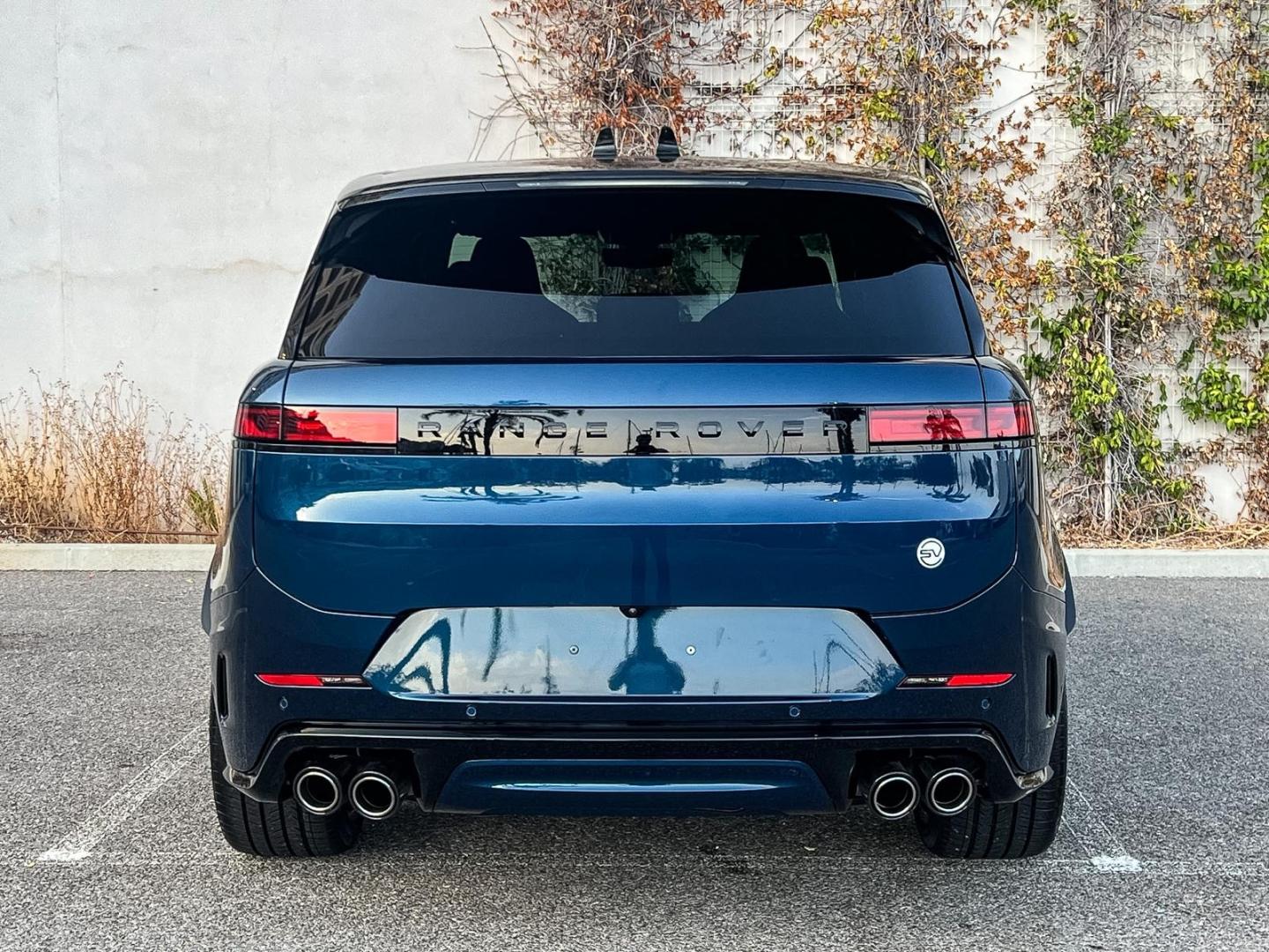 Image LAND-ROVER Range Rover Sport 4.4 P635 635ch MHEV SV Carbon