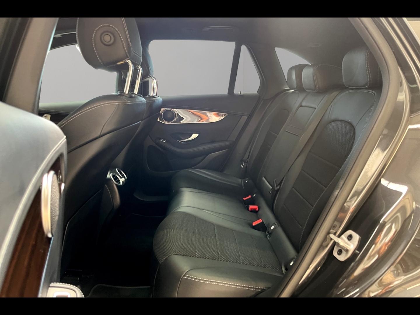 Image MERCEDES-BENZ GLC 300 de 194+122ch Business Line 4Matic 9G-Tronic