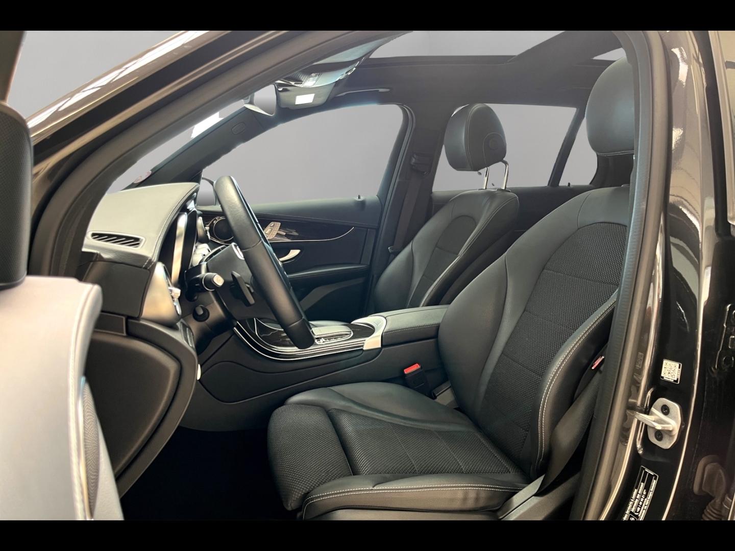Image MERCEDES-BENZ GLC 300 de 194+122ch Business Line 4Matic 9G-Tronic