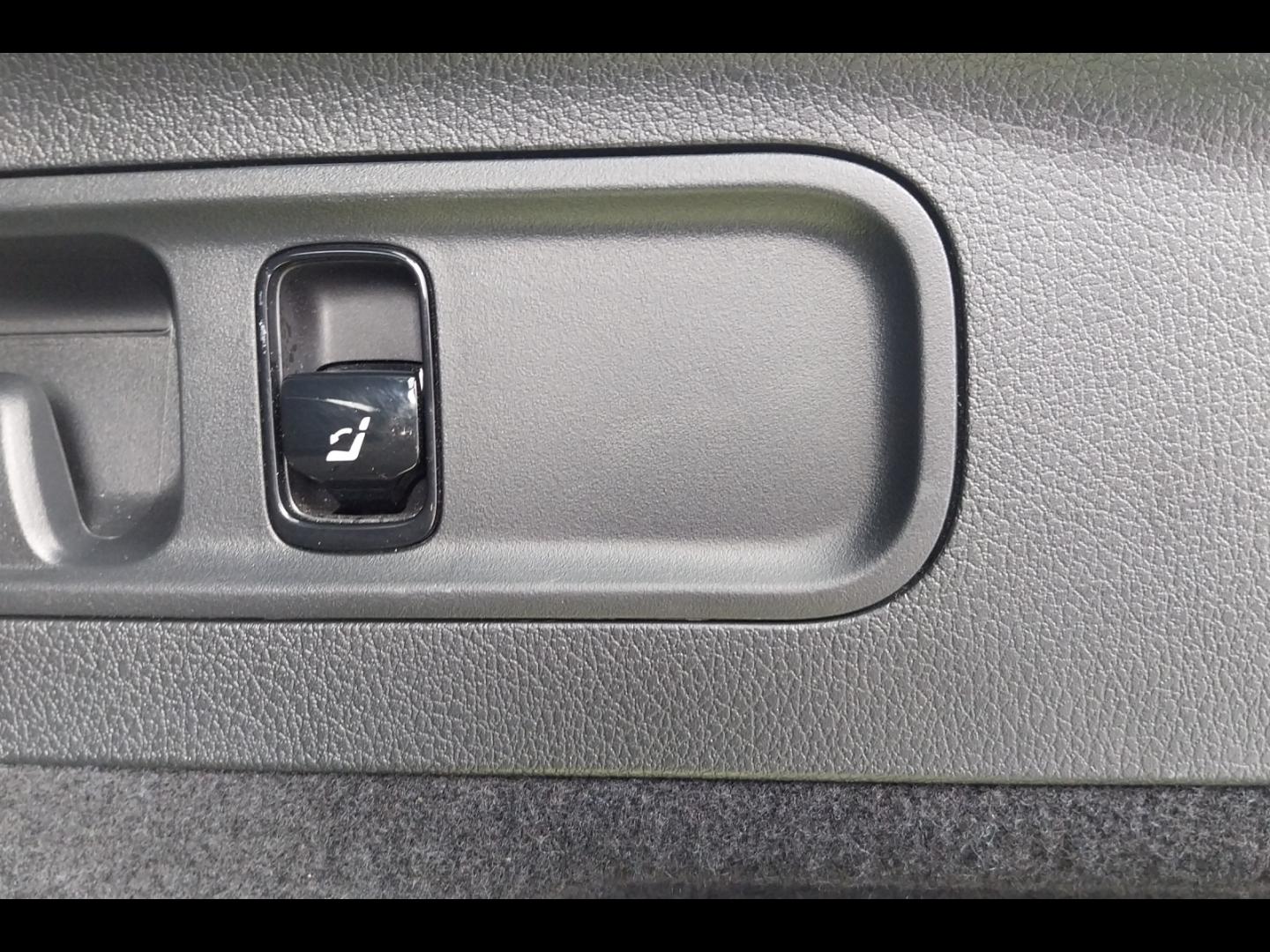 Image MERCEDES-BENZ GLC 300 e Hybrid 313ch AMG Line 4Matic 9G-Tronic