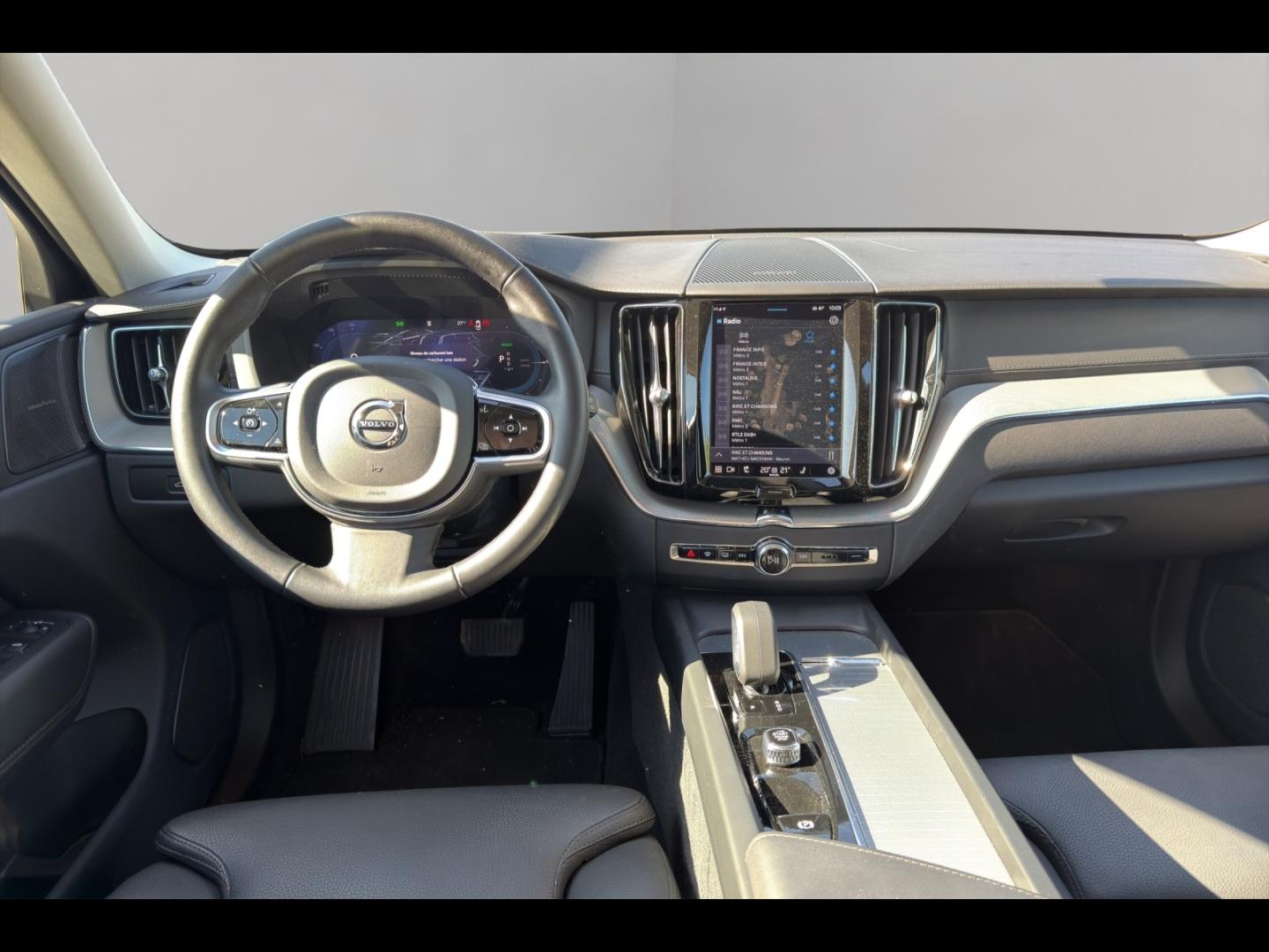 Image VOLVO XC60 T6 Hybride Rechargeable 253 + 145ch Ultra Style Dark Geartronic 8 AWD