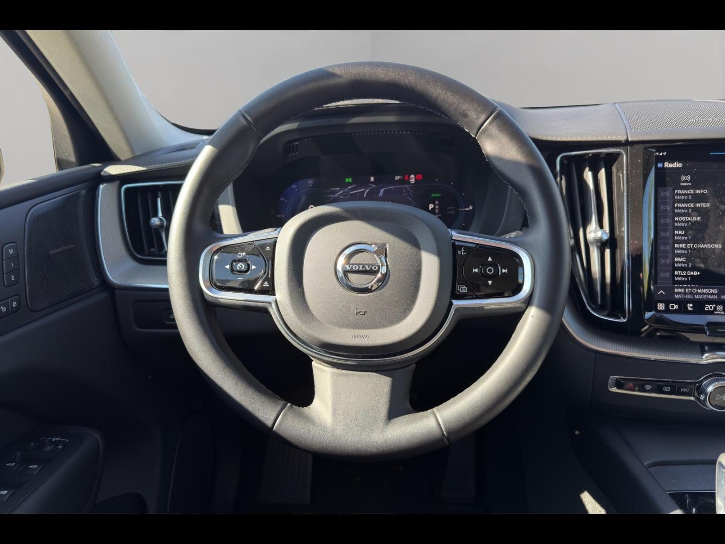 Image VOLVO XC60 T6 Hybride Rechargeable 253 + 145ch Ultra Style Dark Geartronic 8 AWD