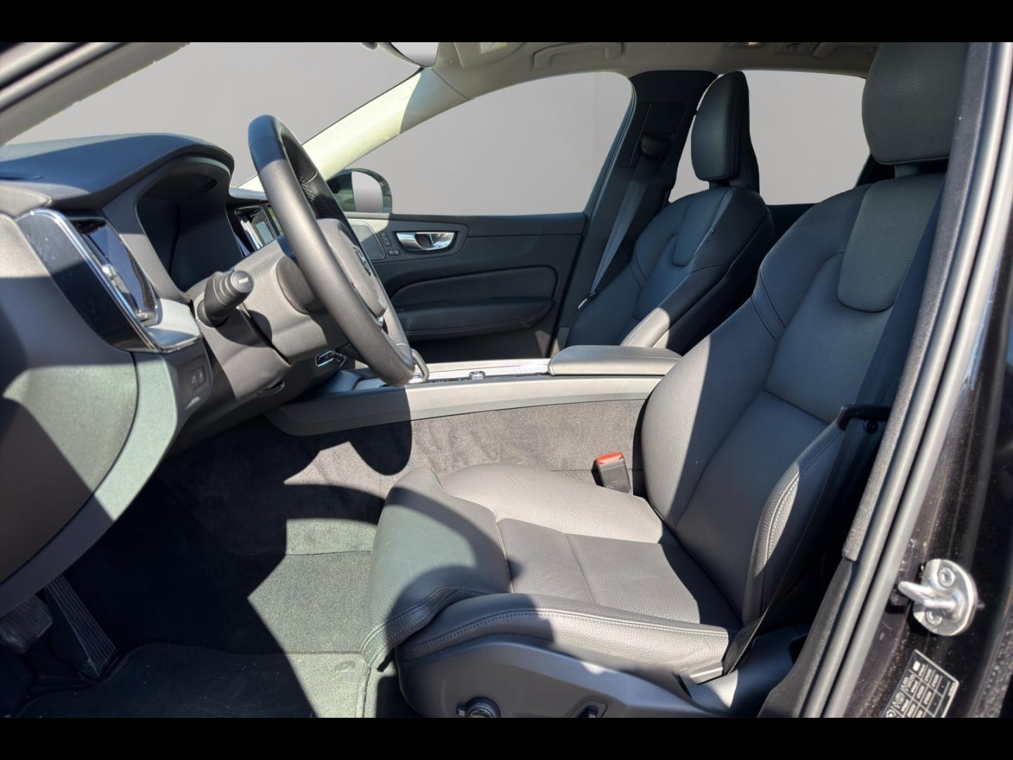 Image VOLVO XC60 T6 Hybride Rechargeable 253 + 145ch Ultra Style Dark Geartronic 8 AWD