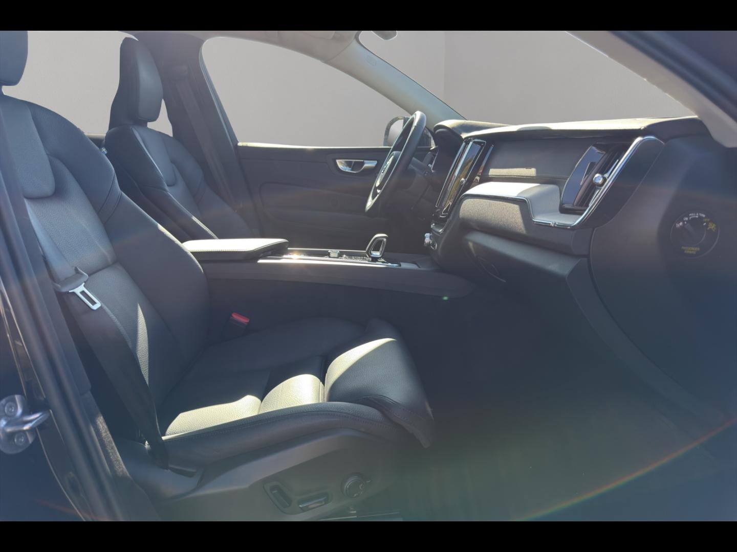 Image VOLVO XC60 T6 Hybride Rechargeable 253 + 145ch Ultra Style Dark Geartronic 8 AWD