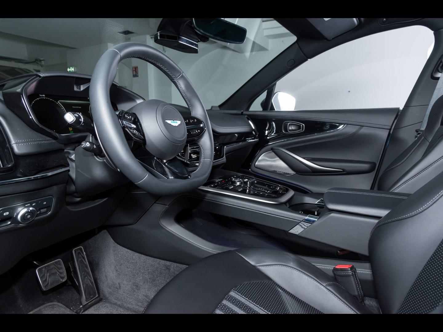 Image ASTON MARTIN DBX 4.0 V8 biturbo 707ch BVA9