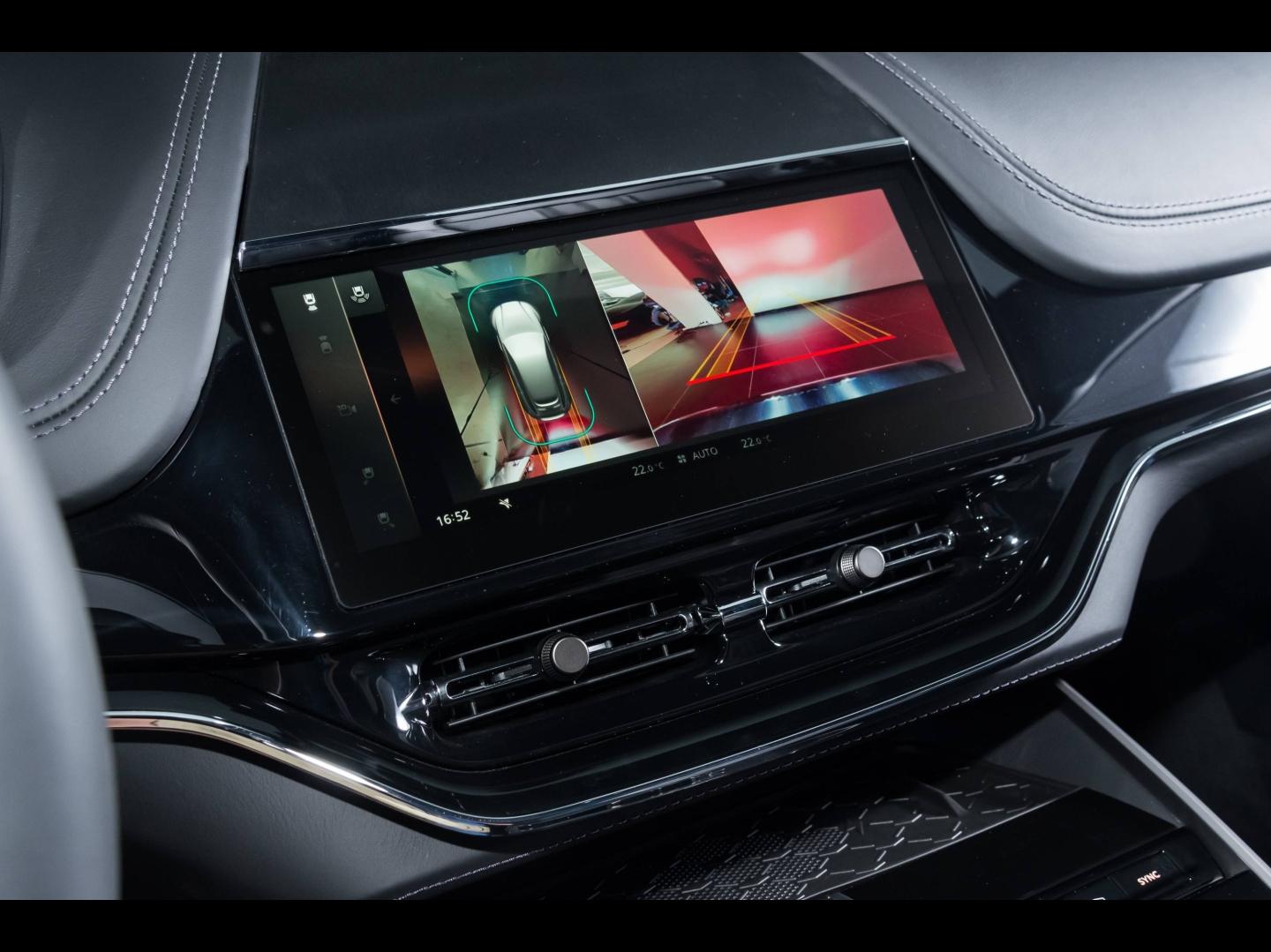Image ASTON MARTIN DBX 4.0 V8 biturbo 707ch BVA9