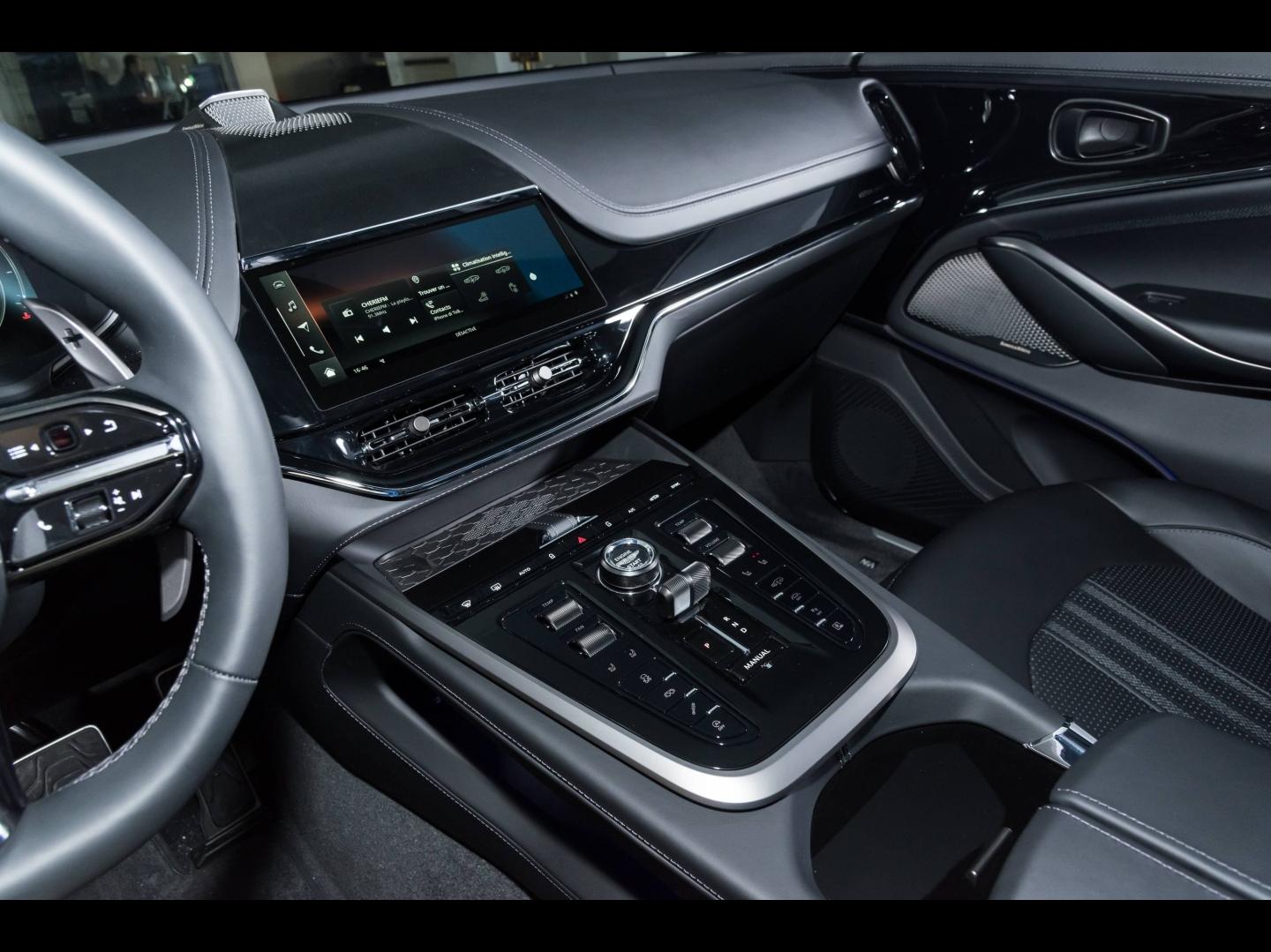 Image ASTON MARTIN DBX 4.0 V8 biturbo 707ch BVA9