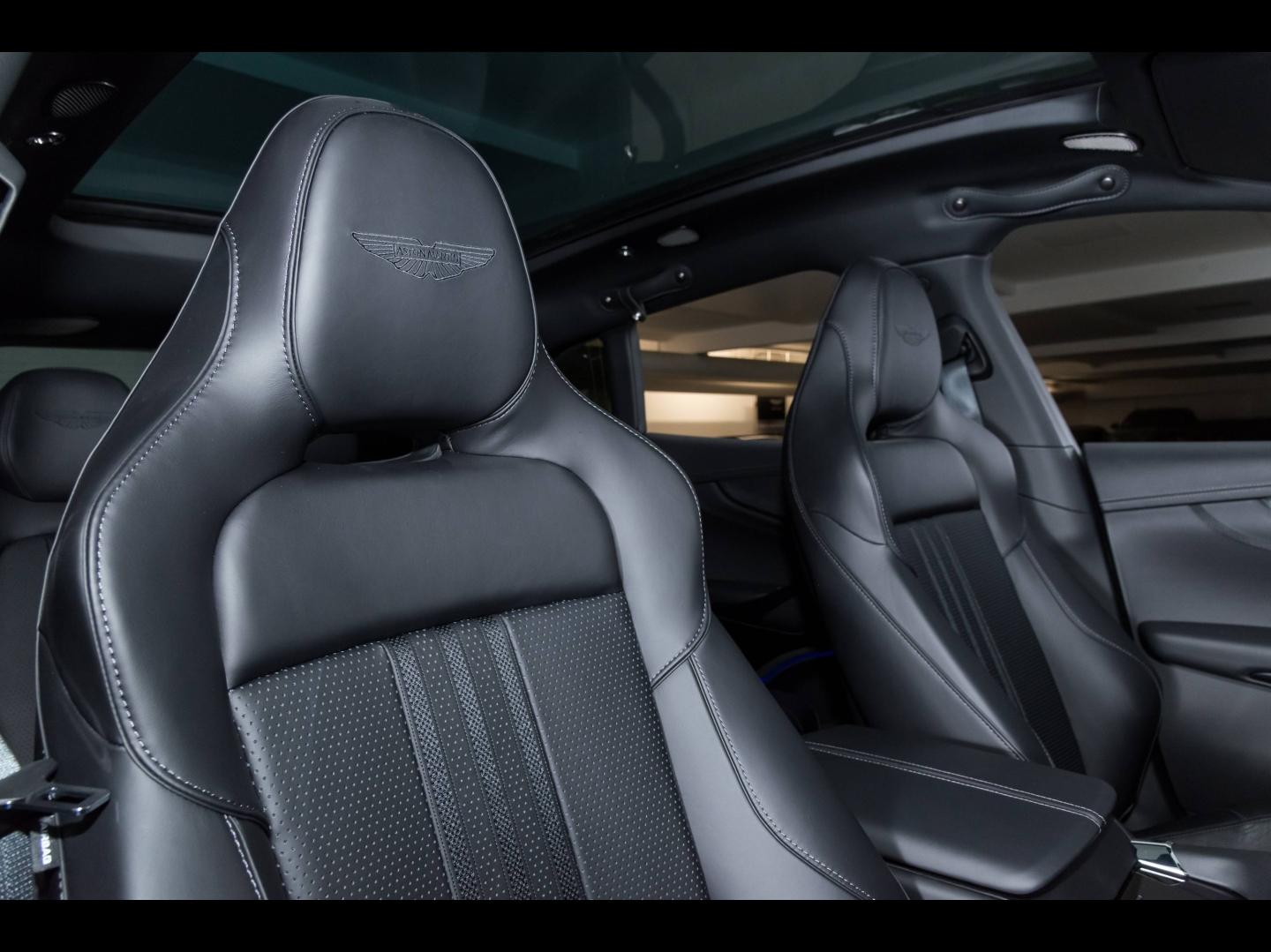 Image ASTON MARTIN DBX 4.0 V8 biturbo 707ch BVA9