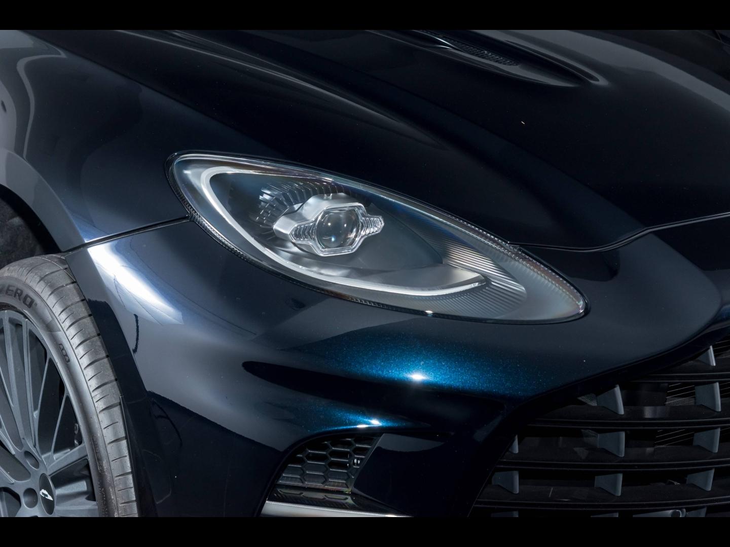 Image ASTON MARTIN DBX 4.0 V8 biturbo 707ch BVA9