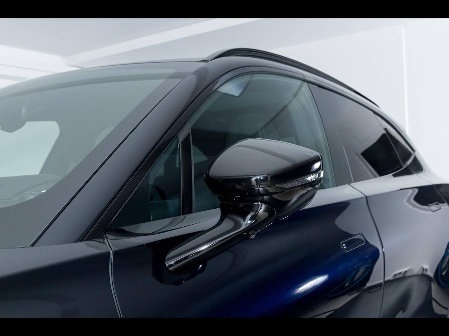 Image ASTON MARTIN DBX 4.0 V8 biturbo 707ch BVA9