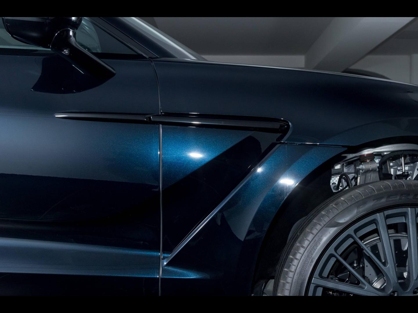 Image ASTON MARTIN DBX 4.0 V8 biturbo 707ch BVA9