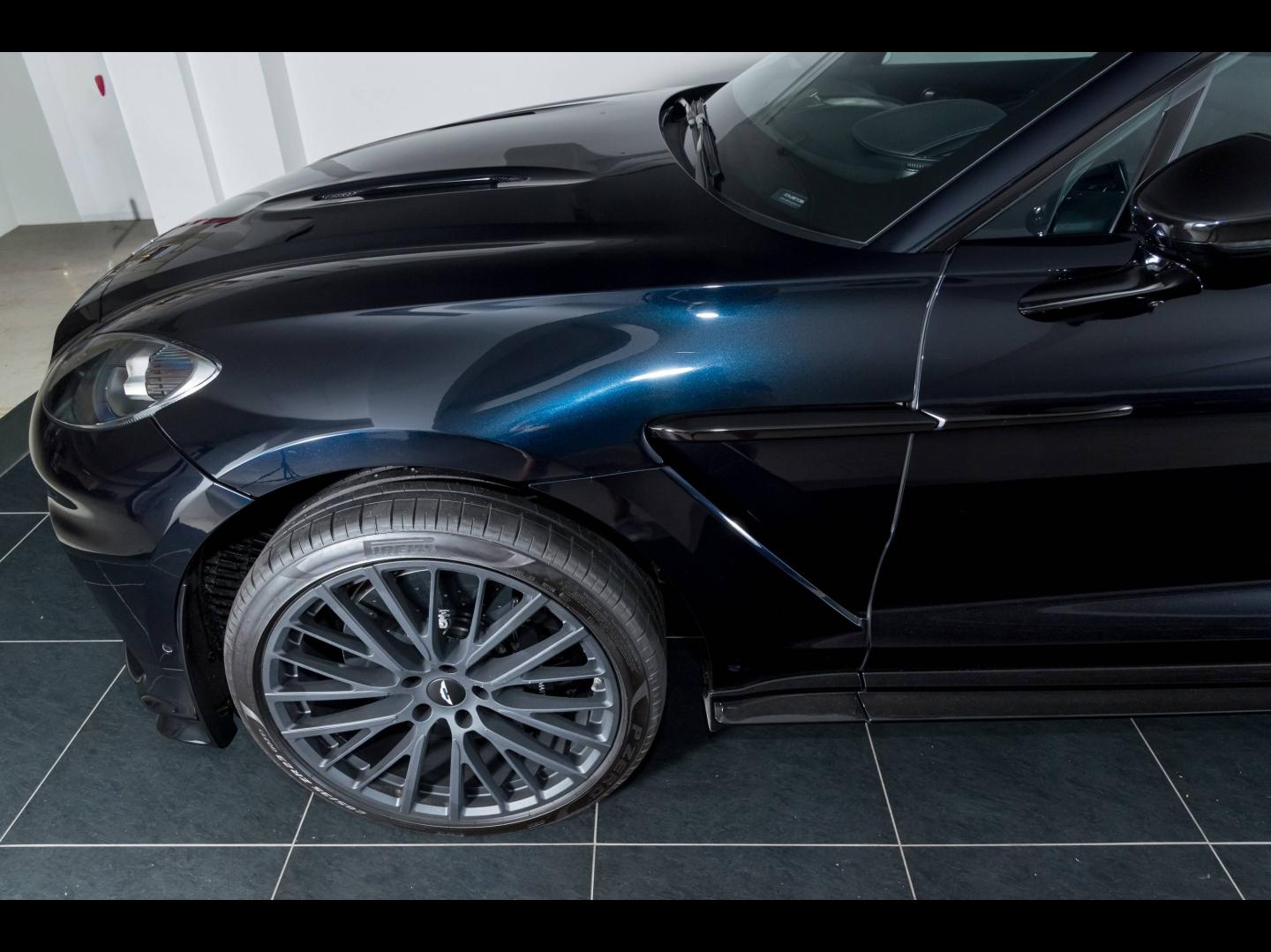 Image ASTON MARTIN DBX 4.0 V8 biturbo 707ch BVA9