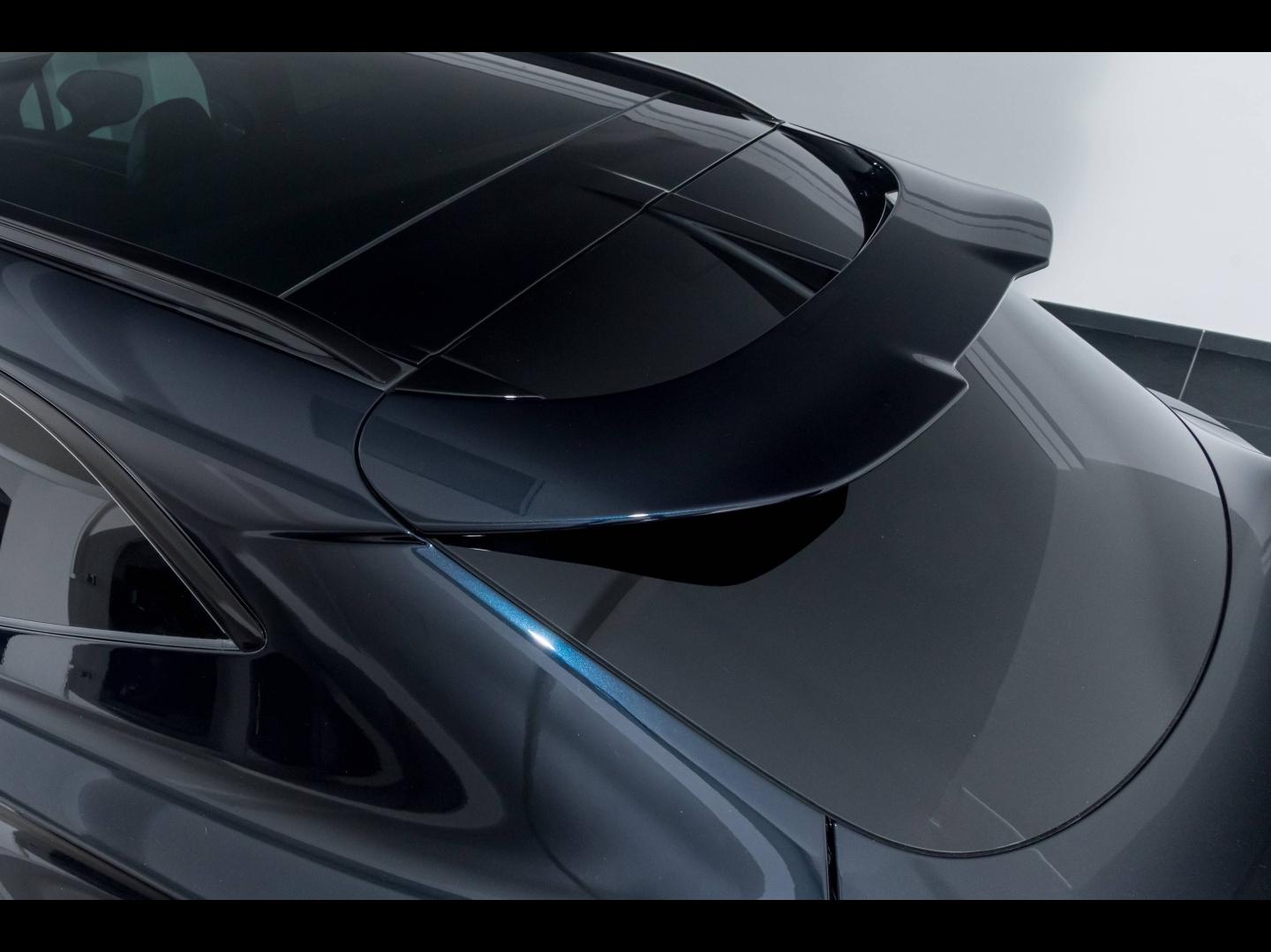 Image ASTON MARTIN DBX 4.0 V8 biturbo 707ch BVA9
