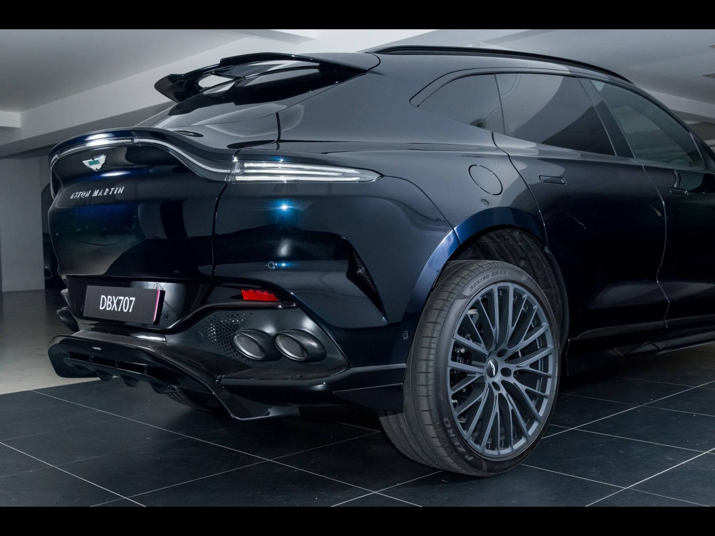 Image ASTON MARTIN DBX 4.0 V8 biturbo 707ch BVA9