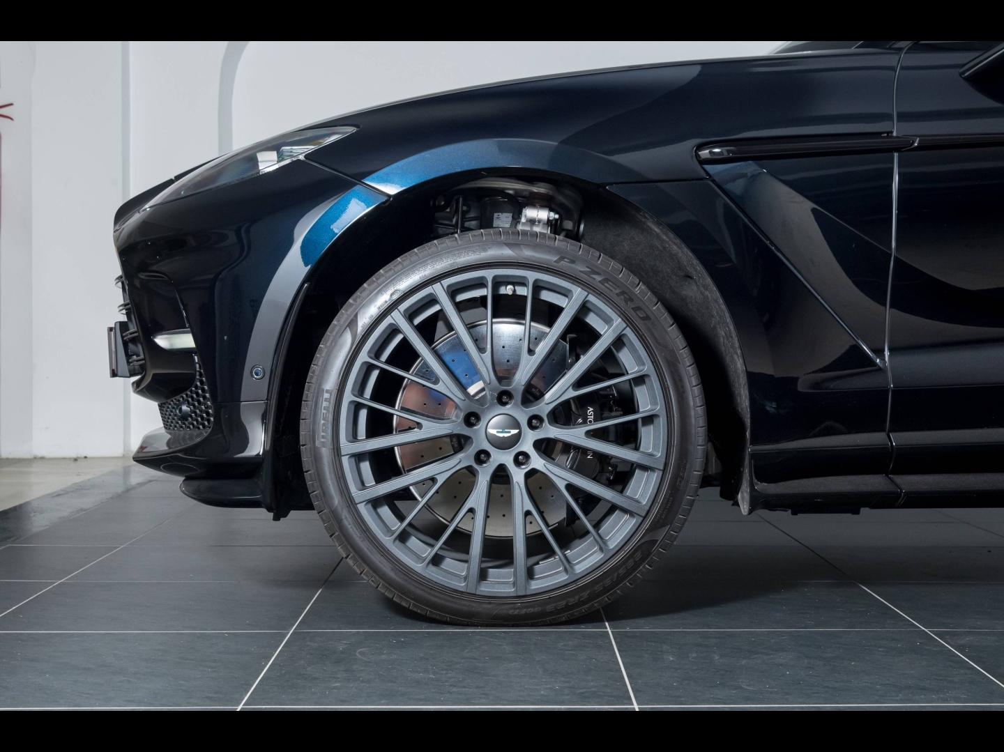 Image ASTON MARTIN DBX 4.0 V8 biturbo 707ch BVA9