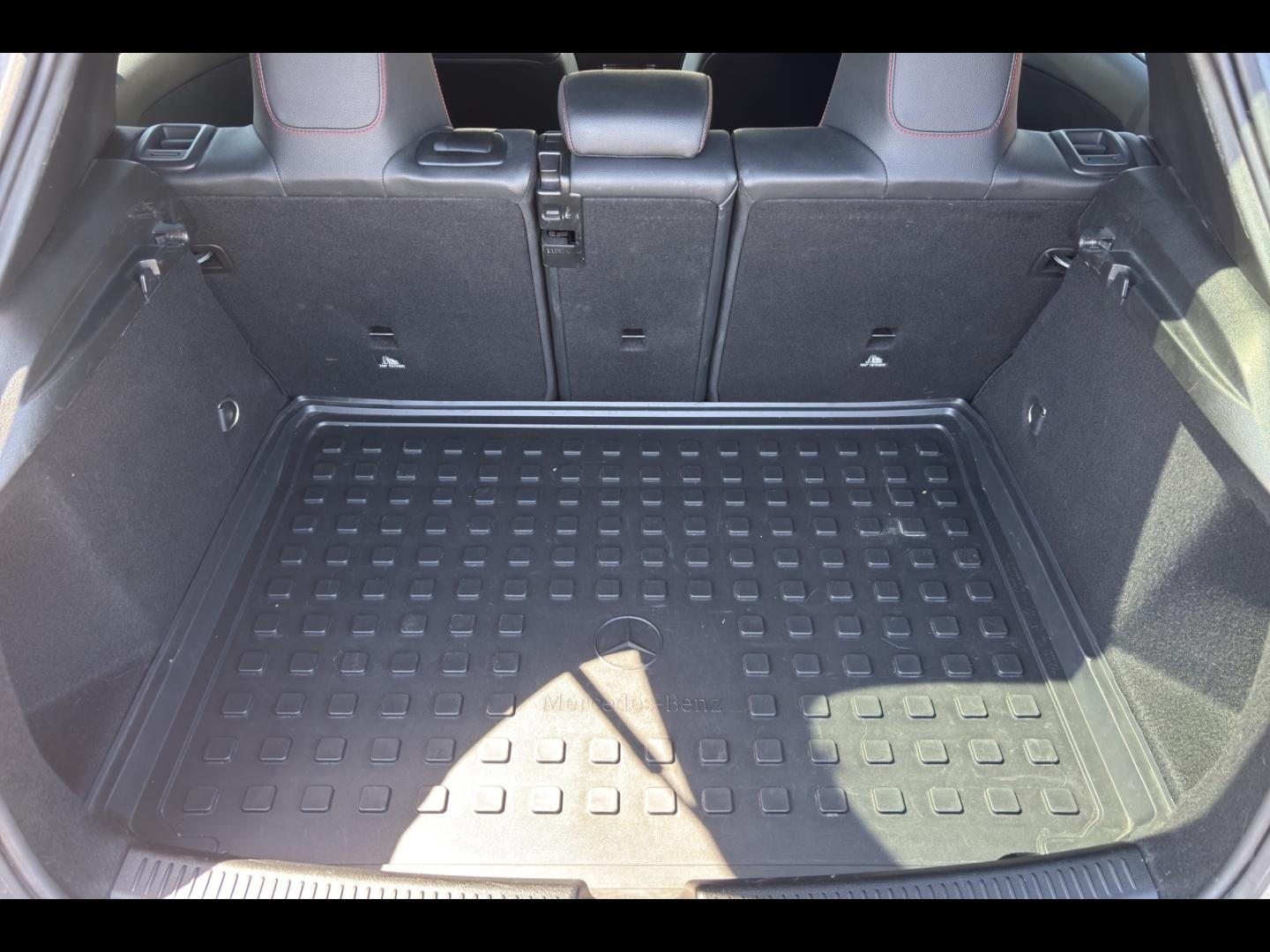 Image MERCEDES-BENZ Classe A 180d 116ch AMG Line 8G-DCT