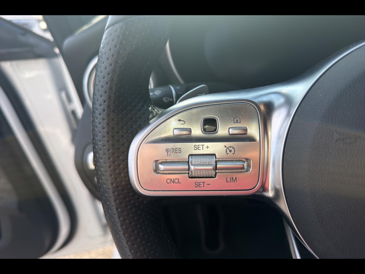 Image MERCEDES-BENZ Classe C 200 d 160ch AMG Line 9G-Tronic