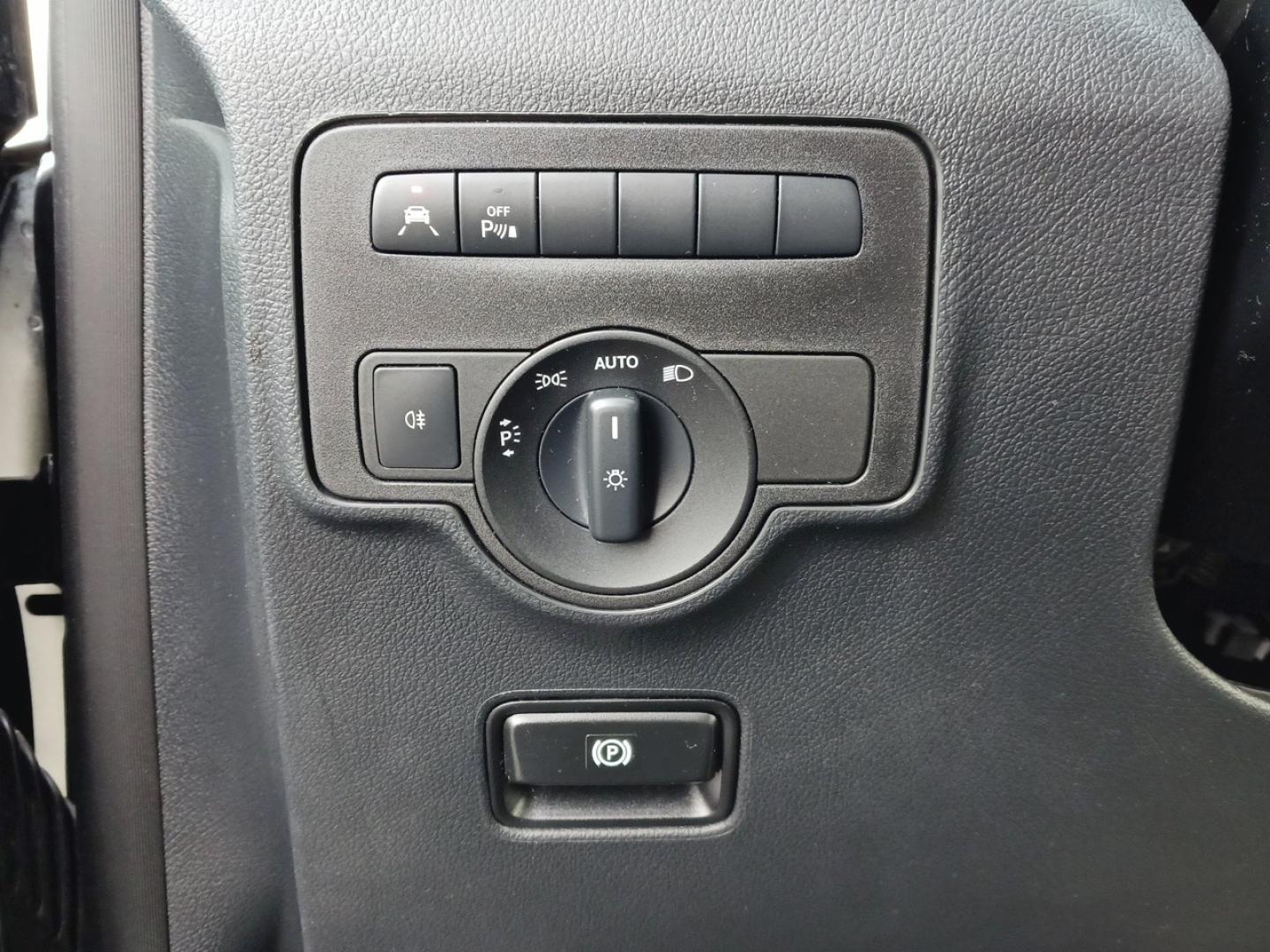 Image MERCEDES-BENZ Vito Tourer 124 CDI Extra-Long Select Intégrale 9G-Tronic