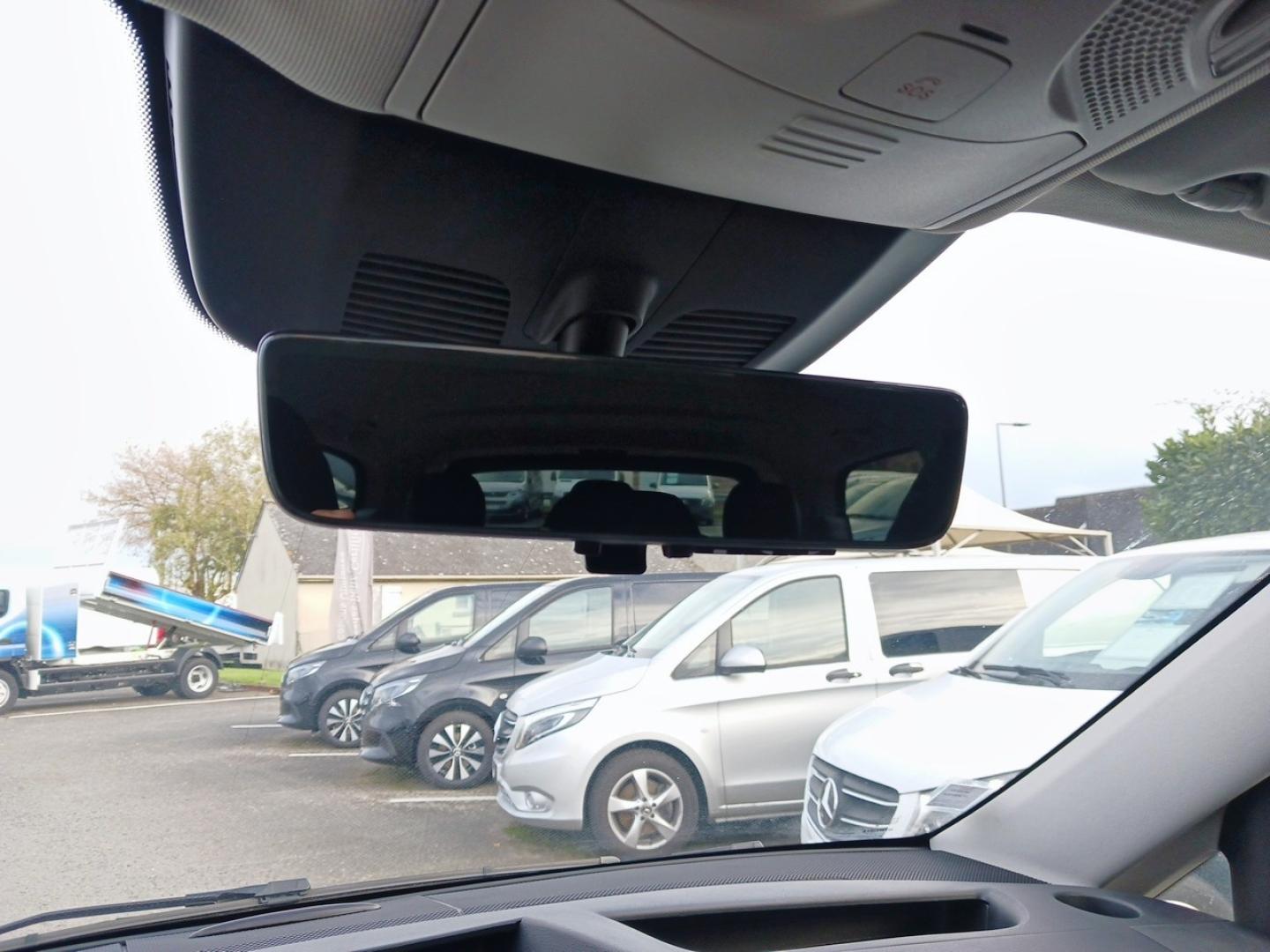 Image MERCEDES-BENZ Vito Tourer 124 CDI Extra-Long Select Intégrale 9G-Tronic