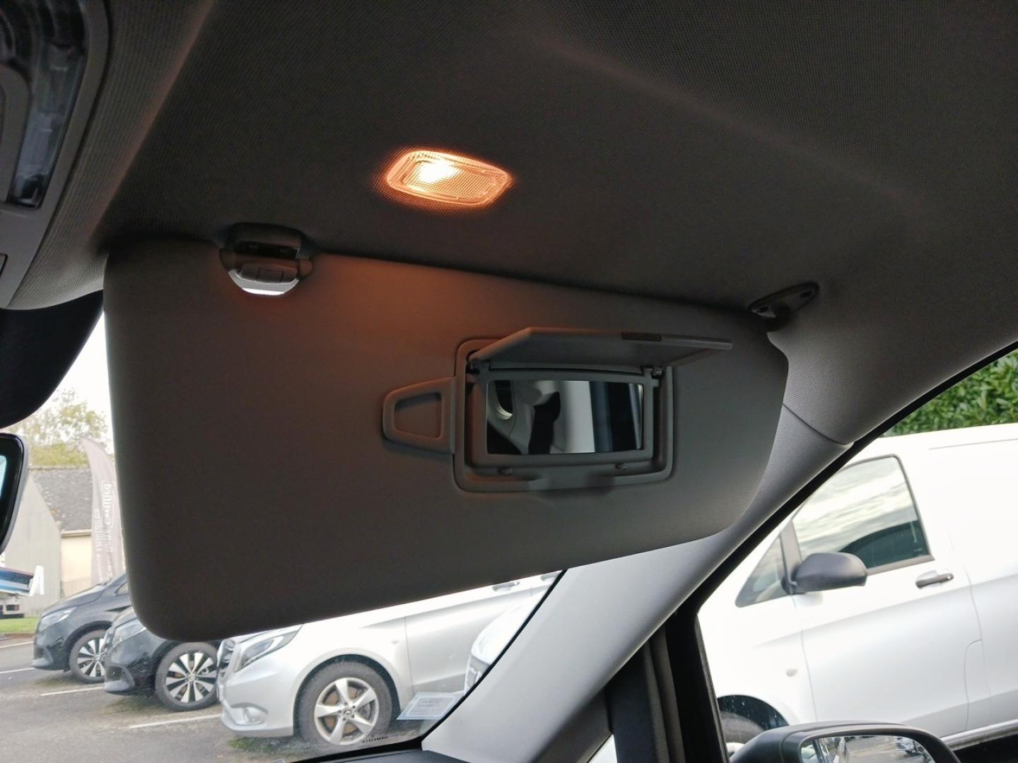 Image MERCEDES-BENZ Vito Tourer 124 CDI Extra-Long Select Intégrale 9G-Tronic