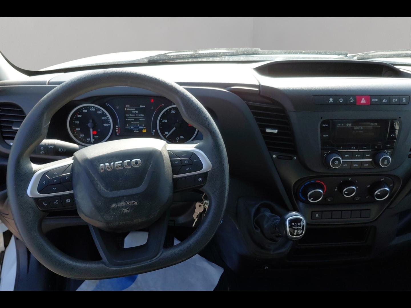 Image IVECO Daily CCb 35C16H3.0 empattement 3750 BENNE et COFFRE