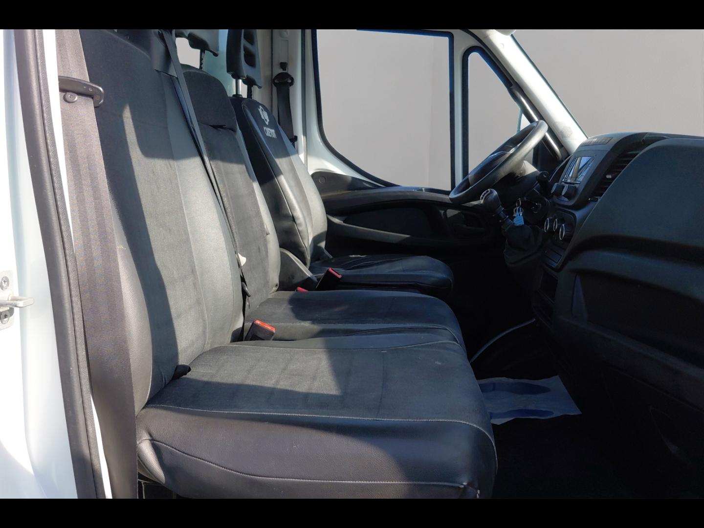 Image IVECO Daily CCb 35C16H3.0 empattement 3750 BENNE et COFFRE