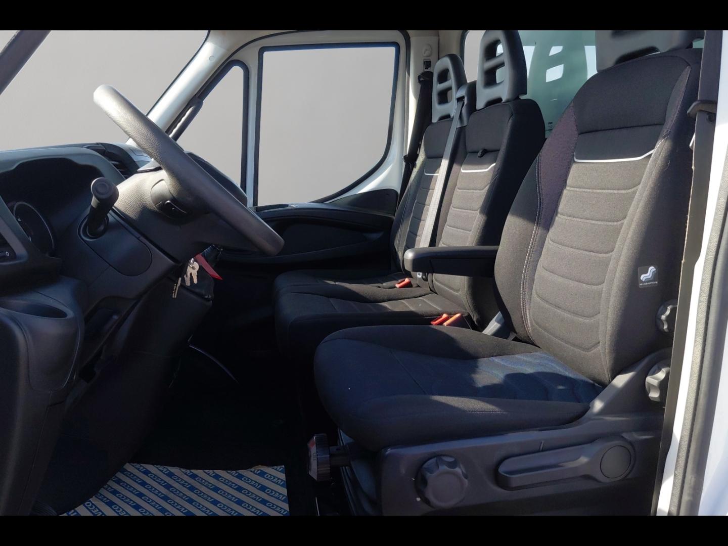 Image IVECO Daily CCb 35C16H3.0 empt 3750 BENNE et COFFRE