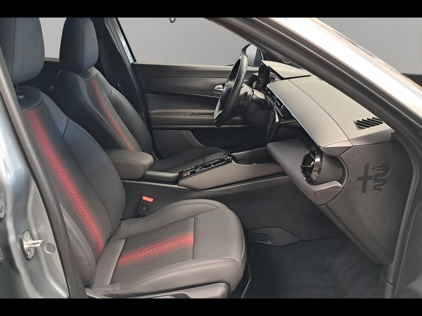 Image ALFA ROMEO Junior 1.2 Ibrida 145ch Premium e-DCT6
