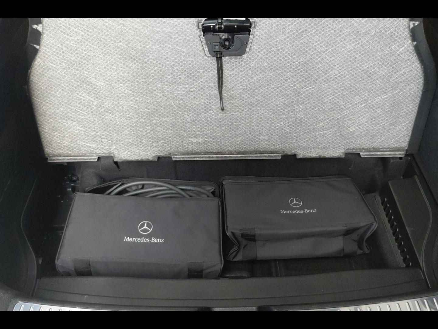 Image MERCEDES-BENZ GLC Coupé 300 de 194+122ch AMG Line 4Matic 9G-Tronic