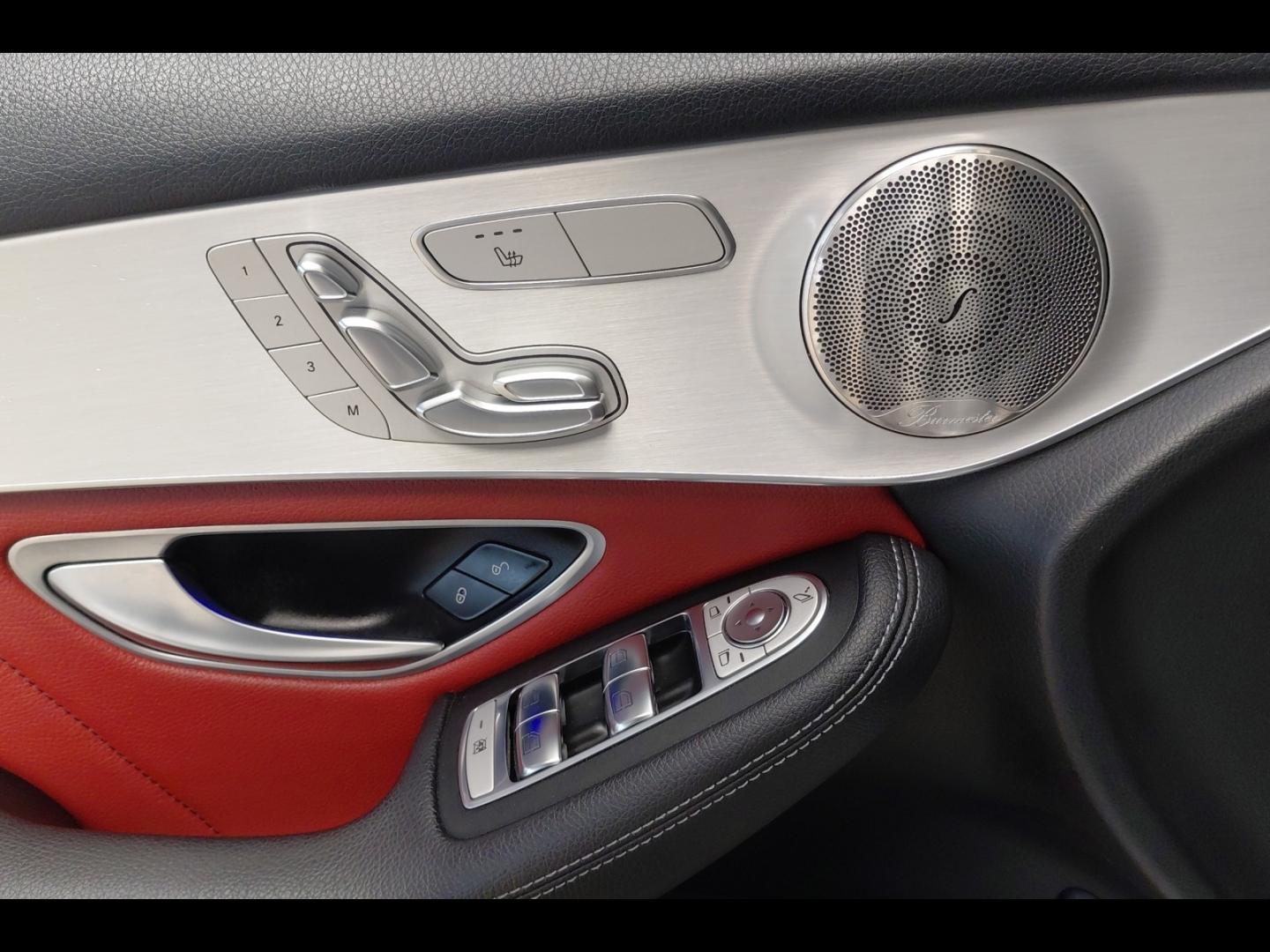 Image MERCEDES-BENZ GLC Coupé 300 de 194+122ch AMG Line 4Matic 9G-Tronic