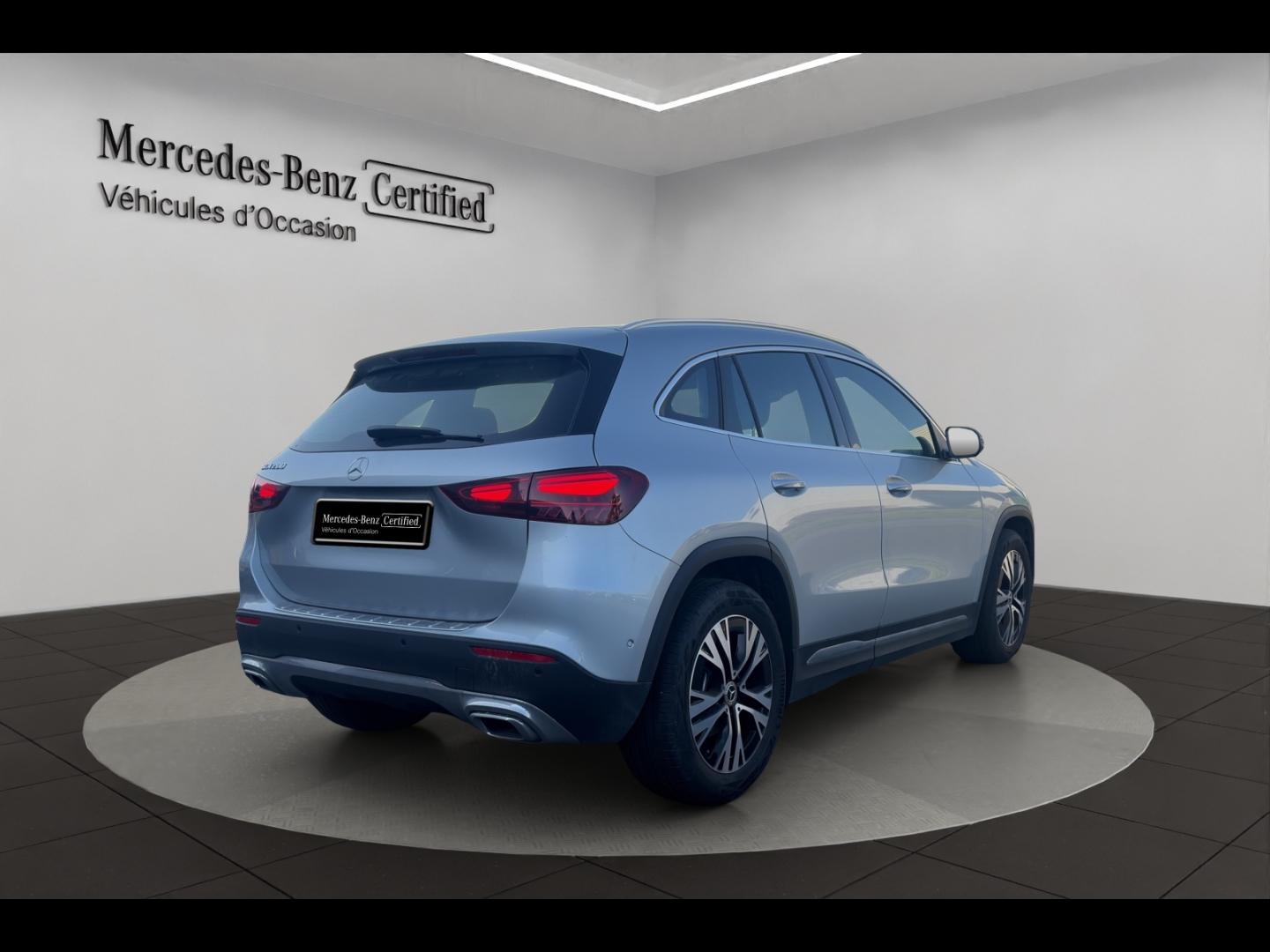Image MERCEDES-BENZ GLA 200 163ch Progressive Line 7G-DCT
