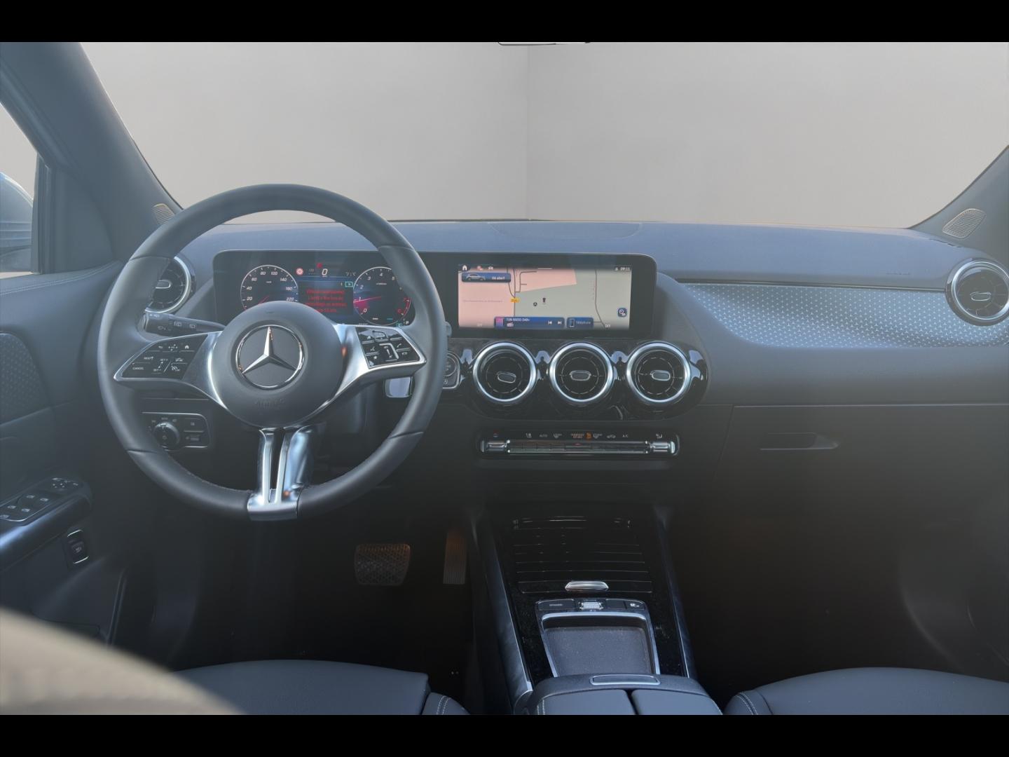Image MERCEDES-BENZ GLA 200 163ch Progressive Line 7G-DCT