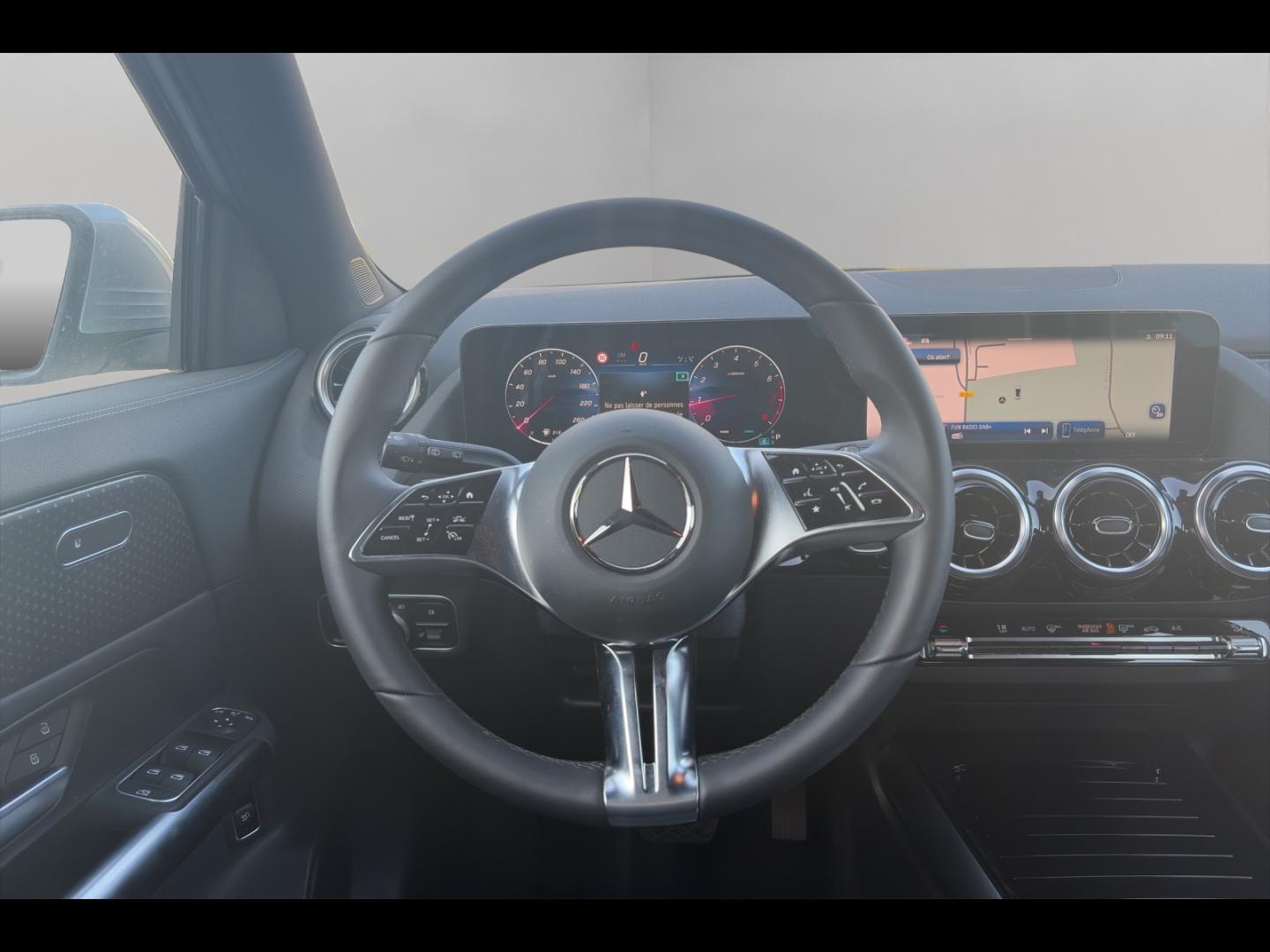 Image MERCEDES-BENZ GLA 200 163ch Progressive Line 7G-DCT
