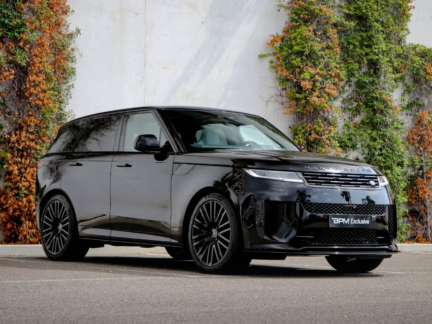 Image LAND-ROVER Range Rover Sport 4.4 P635 635ch MHEV Dynamic SV Edit One Obsidian Black Gloss