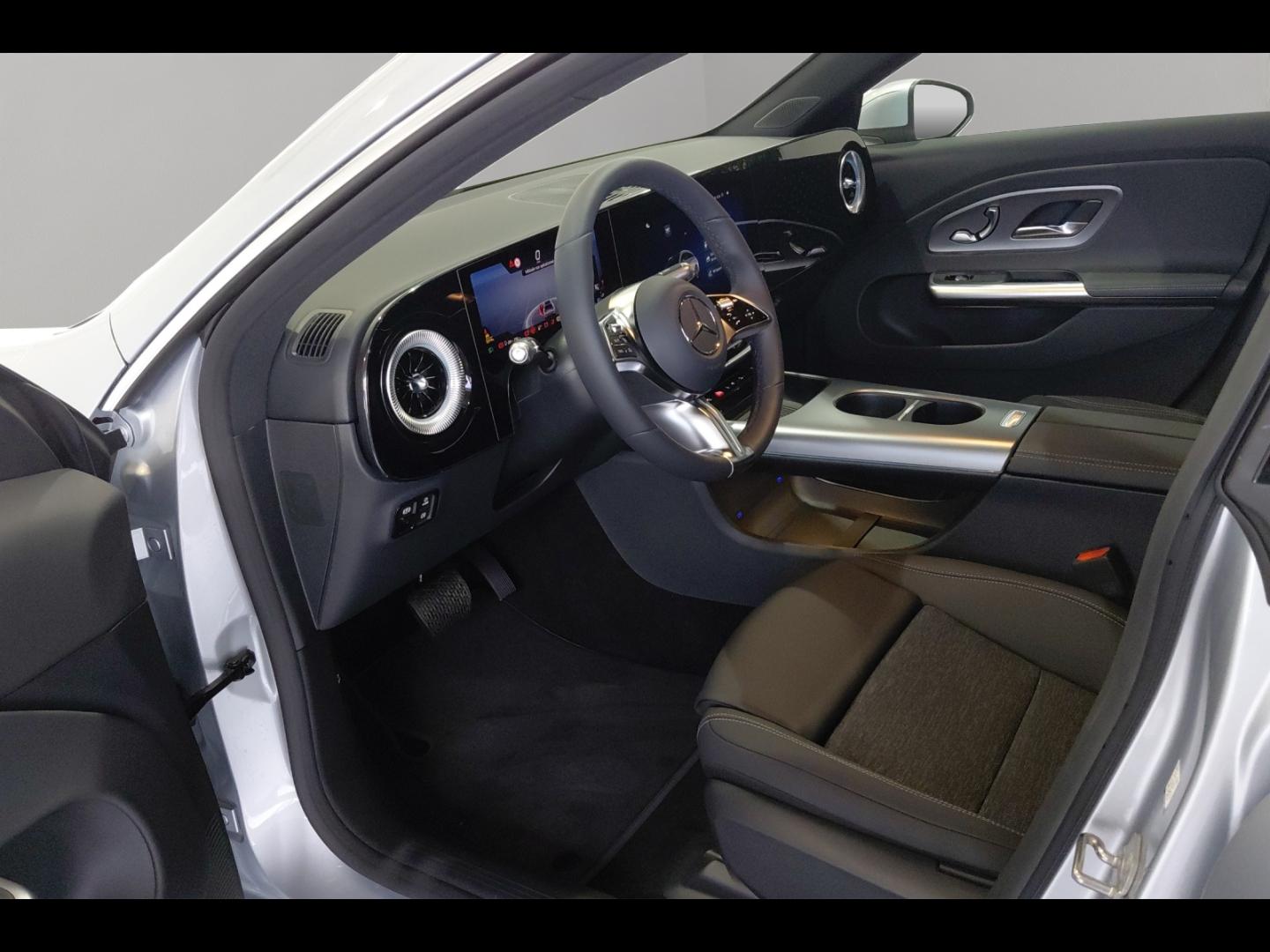 Image MERCEDES-BENZ CLA Shooting Brake 250+ EQ 272ch Business Line