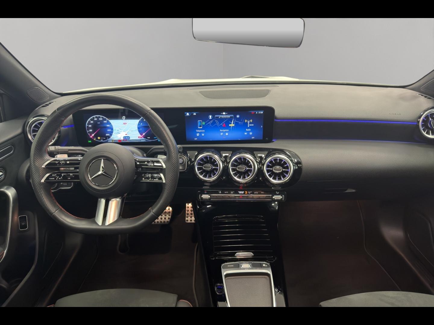Image MERCEDES-BENZ Classe A Berline 200 163ch AMG Line 7G-DCT