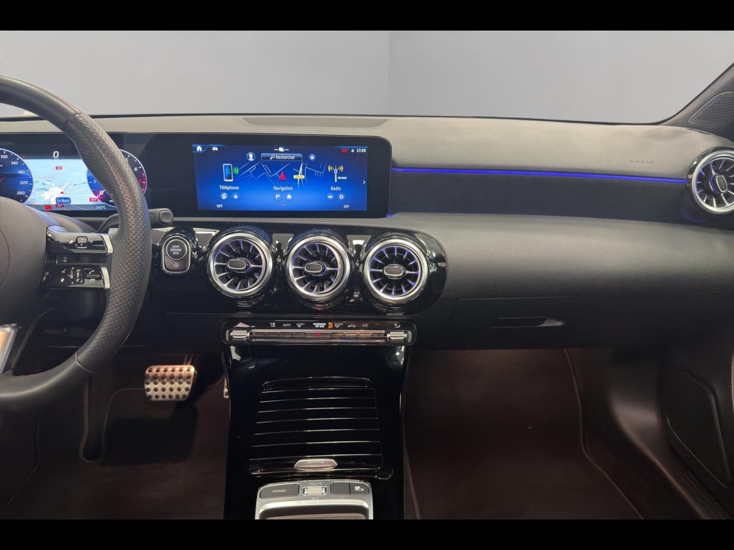 Image MERCEDES-BENZ Classe A Berline 200 163ch AMG Line 7G-DCT