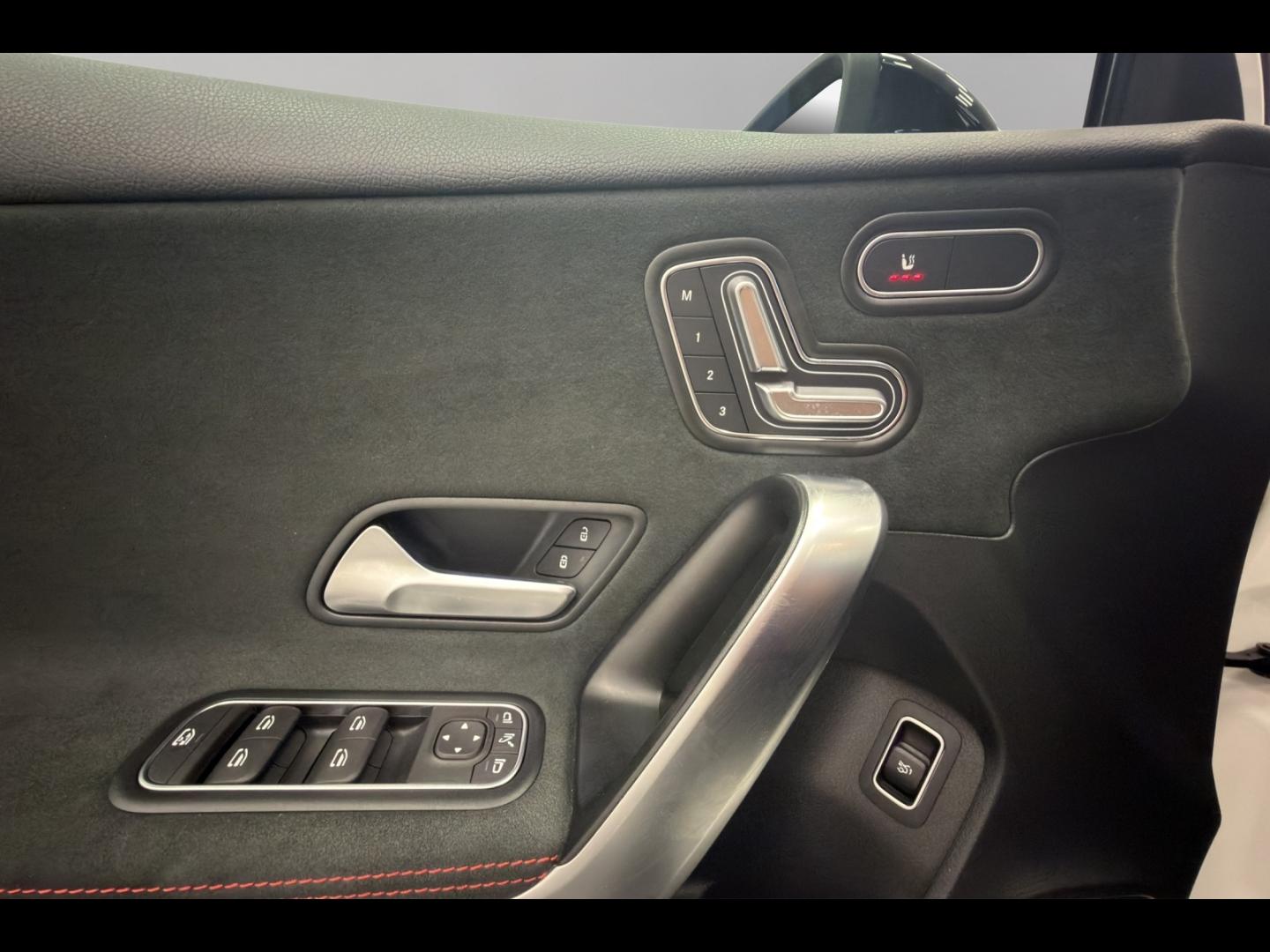 Image MERCEDES-BENZ Classe A Berline 200 163ch AMG Line 7G-DCT