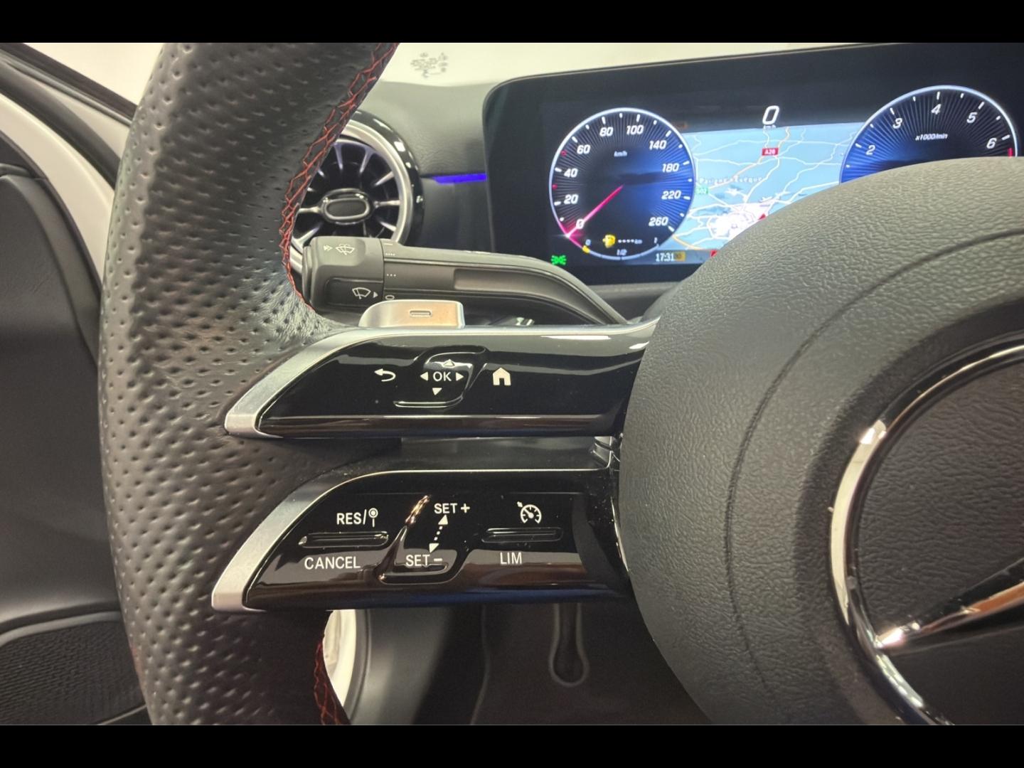 Image MERCEDES-BENZ Classe A Berline 200 163ch AMG Line 7G-DCT