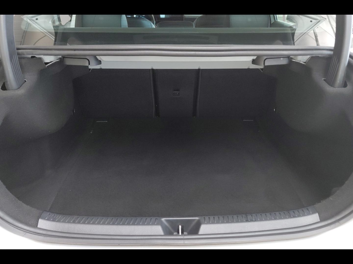 Image MERCEDES-BENZ Classe A Berline 180 d 116ch Style Line 7G-DCT