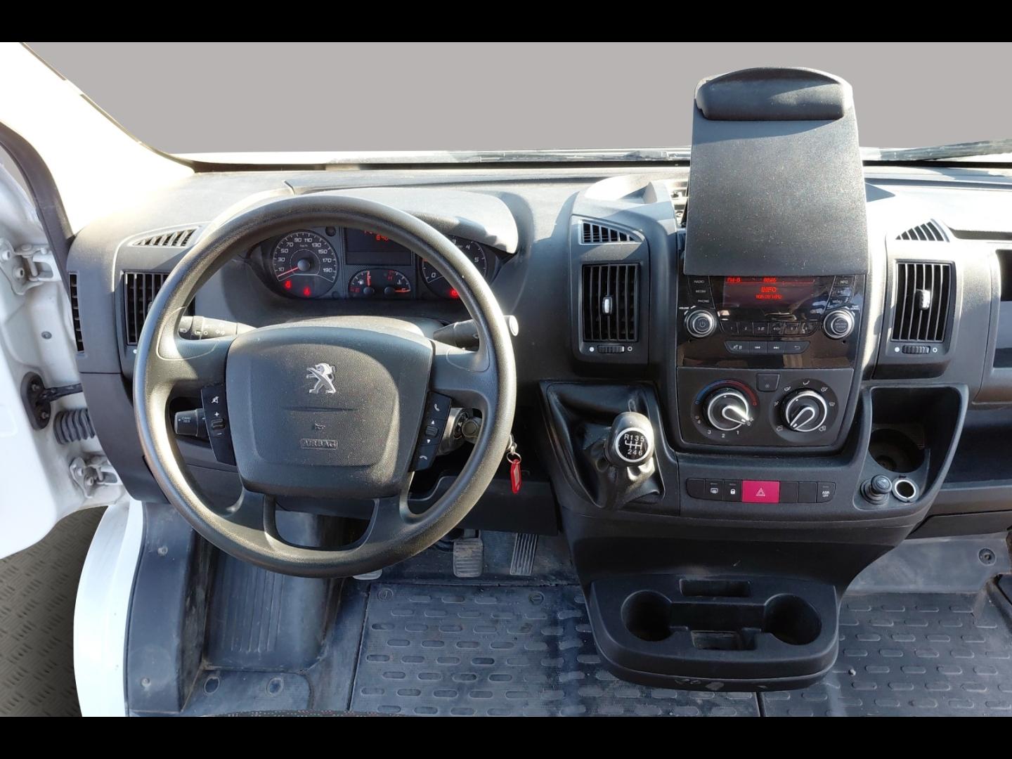 Image PEUGEOT Boxer Fg 330 L2H2 2.2 BlueHDi S&S 140ch Premium CABINE APPROFONDIE