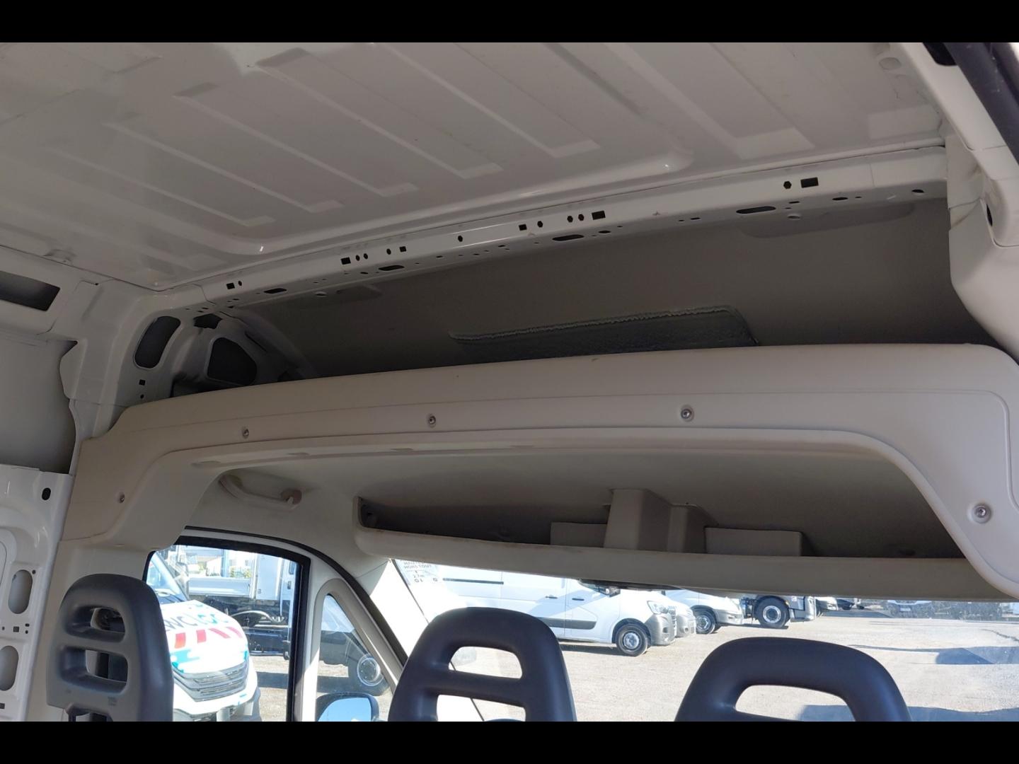Image PEUGEOT Boxer Fg 330 L2H2 2.2 BlueHDi S&S 140ch Premium CABINE APPROFONDIE