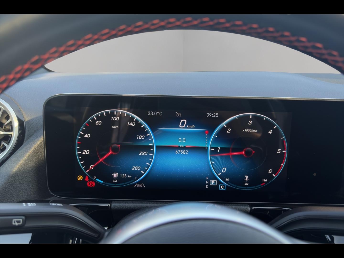 Image MERCEDES-BENZ GLA 200 d 150ch AMG Line 8G-DCT