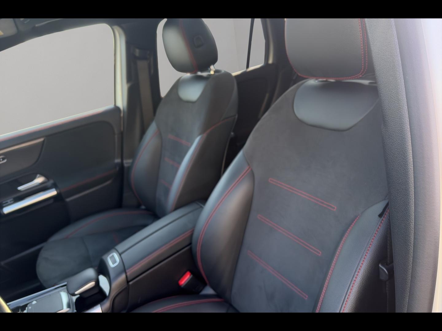 Image MERCEDES-BENZ GLA 200 d 150ch AMG Line 8G-DCT