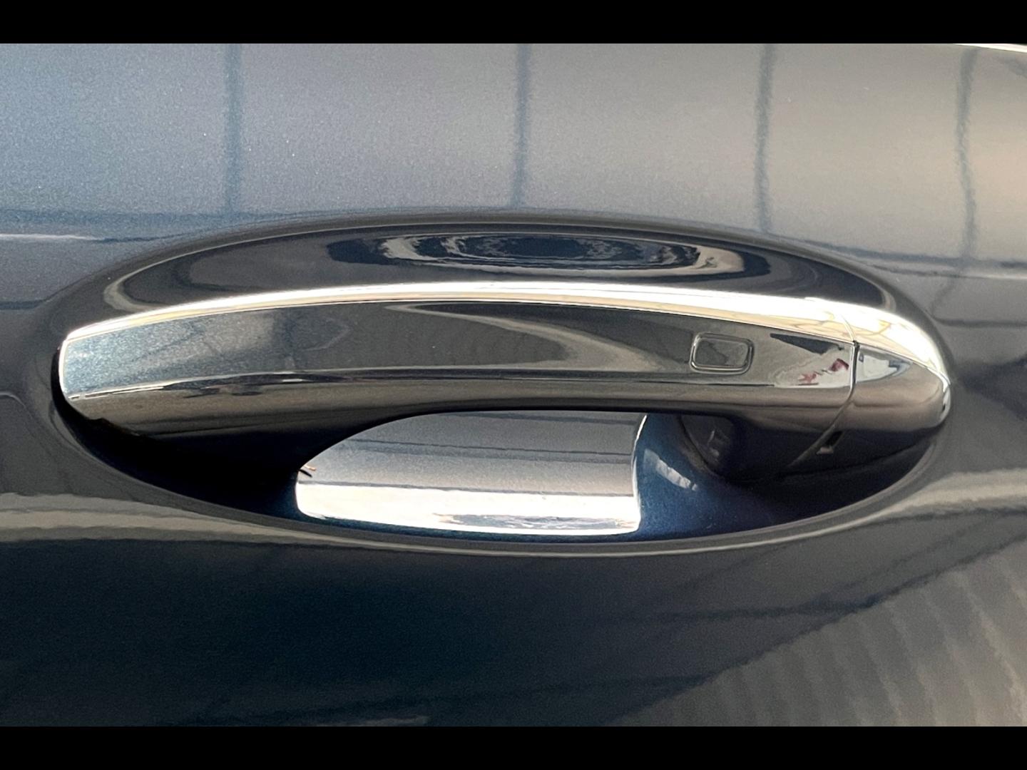 Image MERCEDES-BENZ GLA 250 e 160+102ch AMG Line 8G-DCT