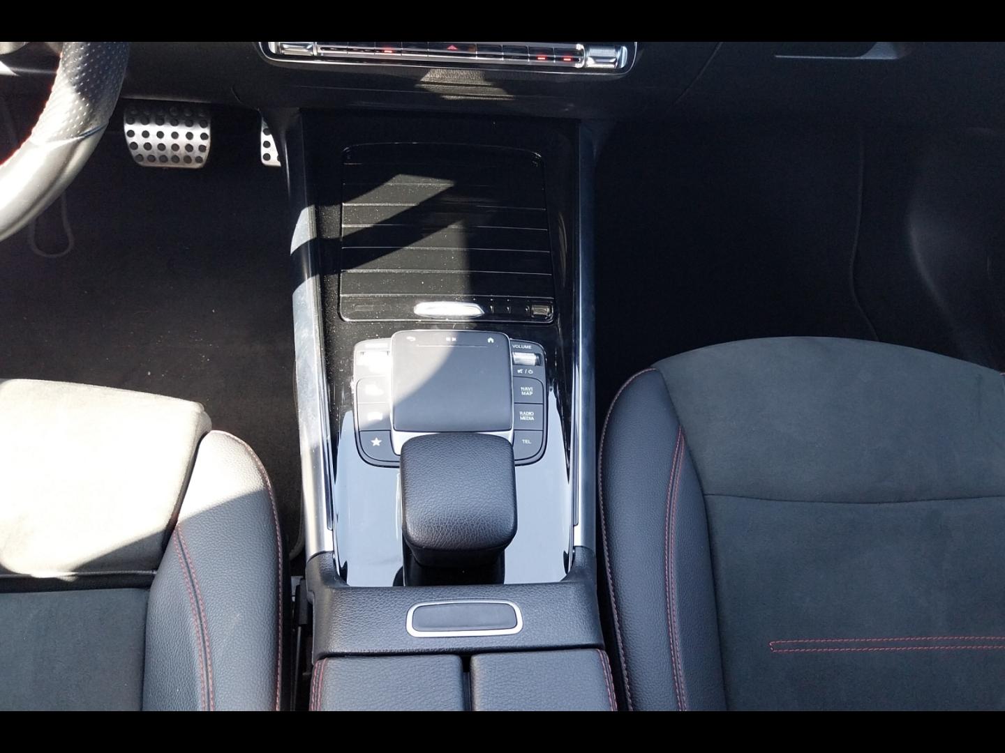 Image MERCEDES-BENZ GLA 200 d 150ch AMG Line 8G-DCT